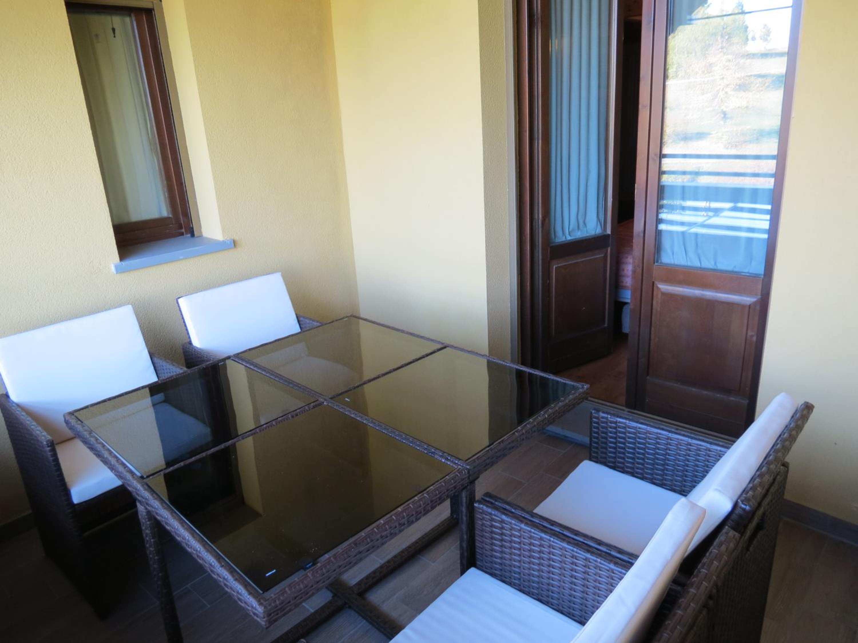 Apartment photo 2