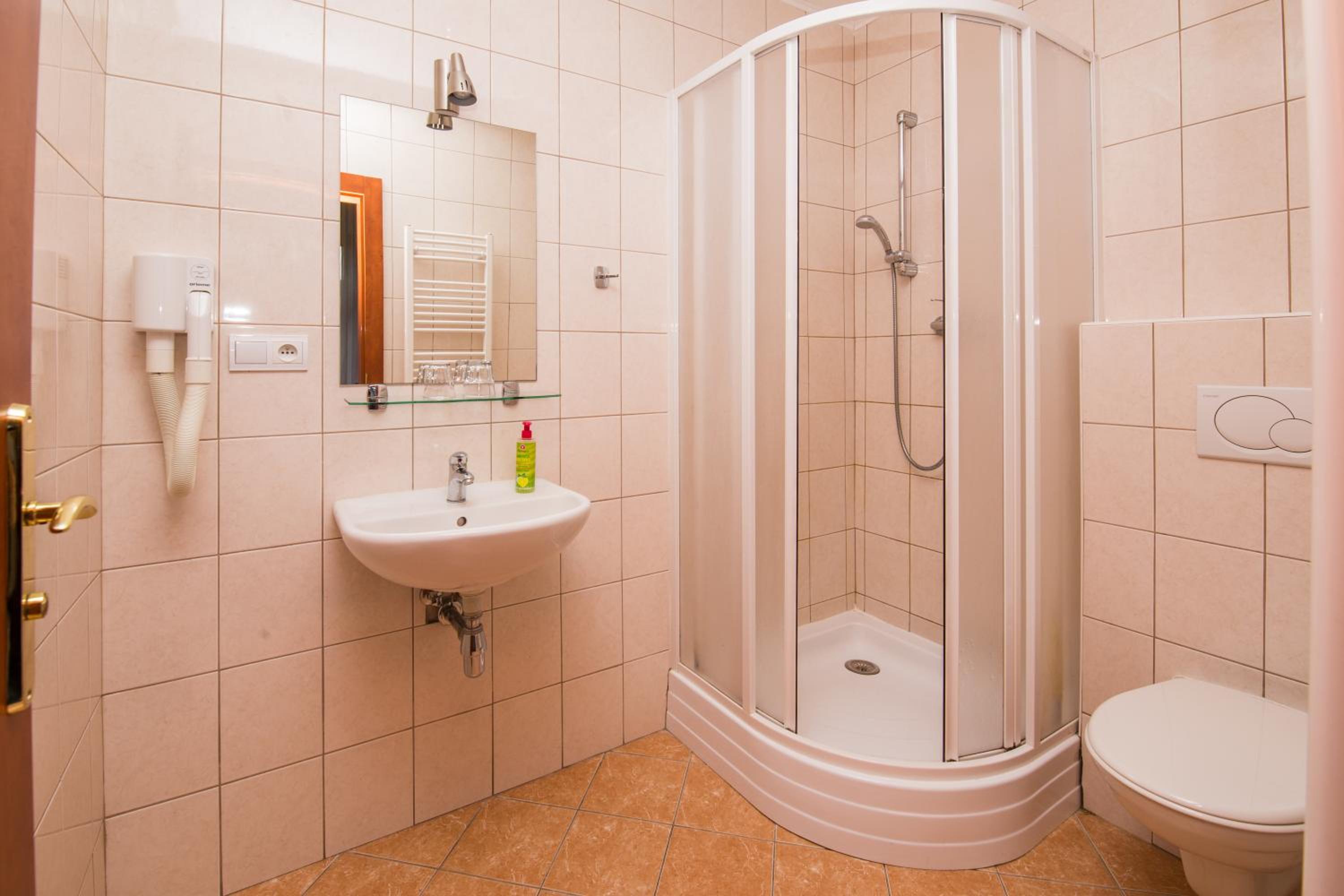 Standard Double or Twin Room - Photo 2