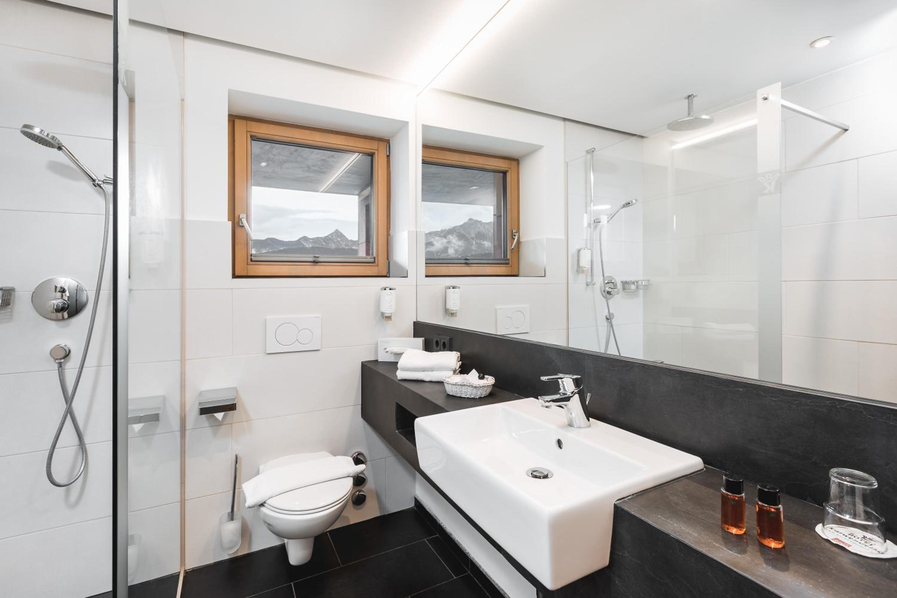 Deluxe Double Room - Photo 8