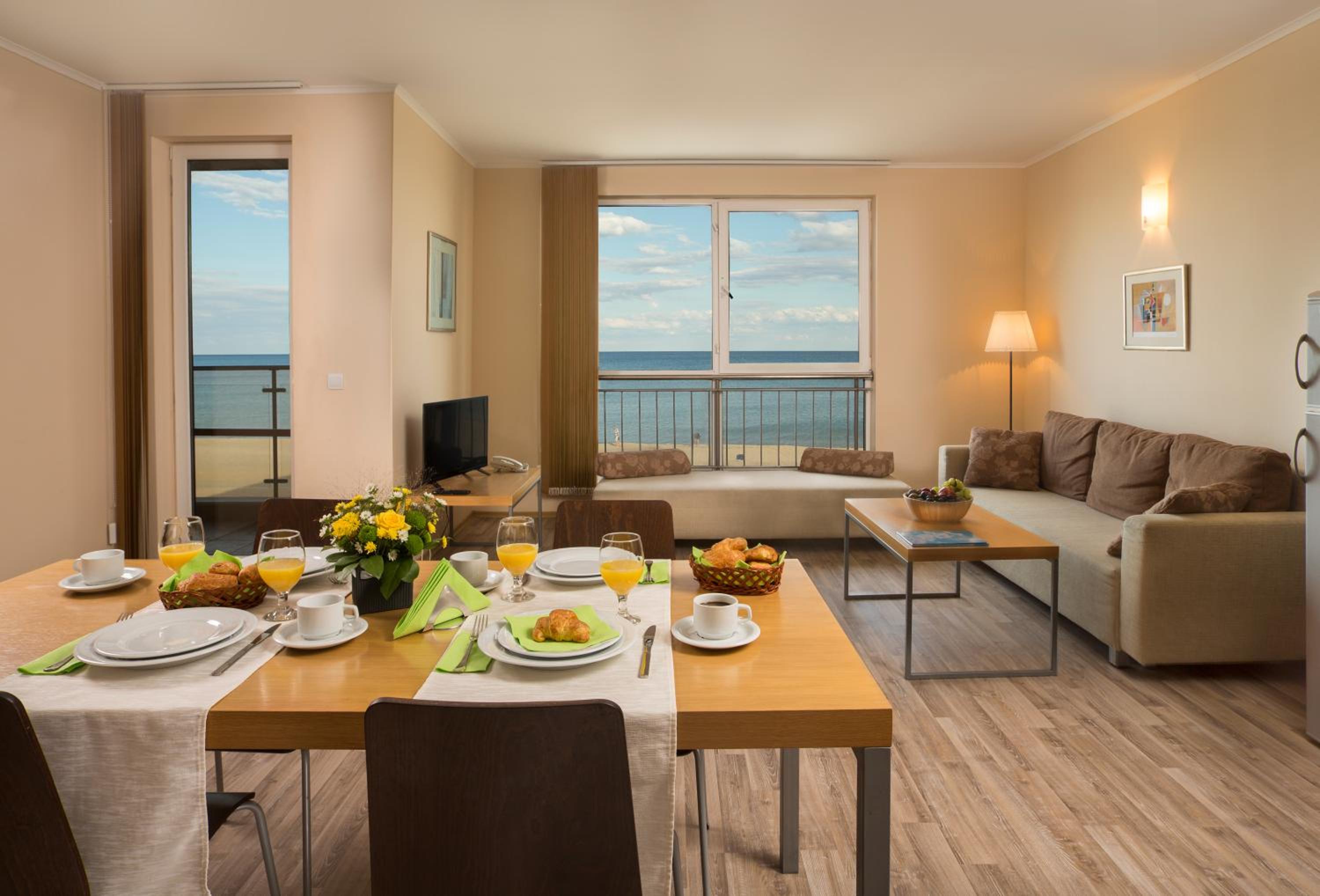 Two-Bedroom Apartment with Exclusive Sea View photo 1