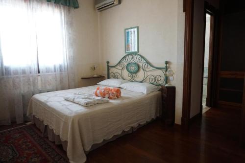 Deluxe Double Room (2 Adults + 1 Child) photo 2