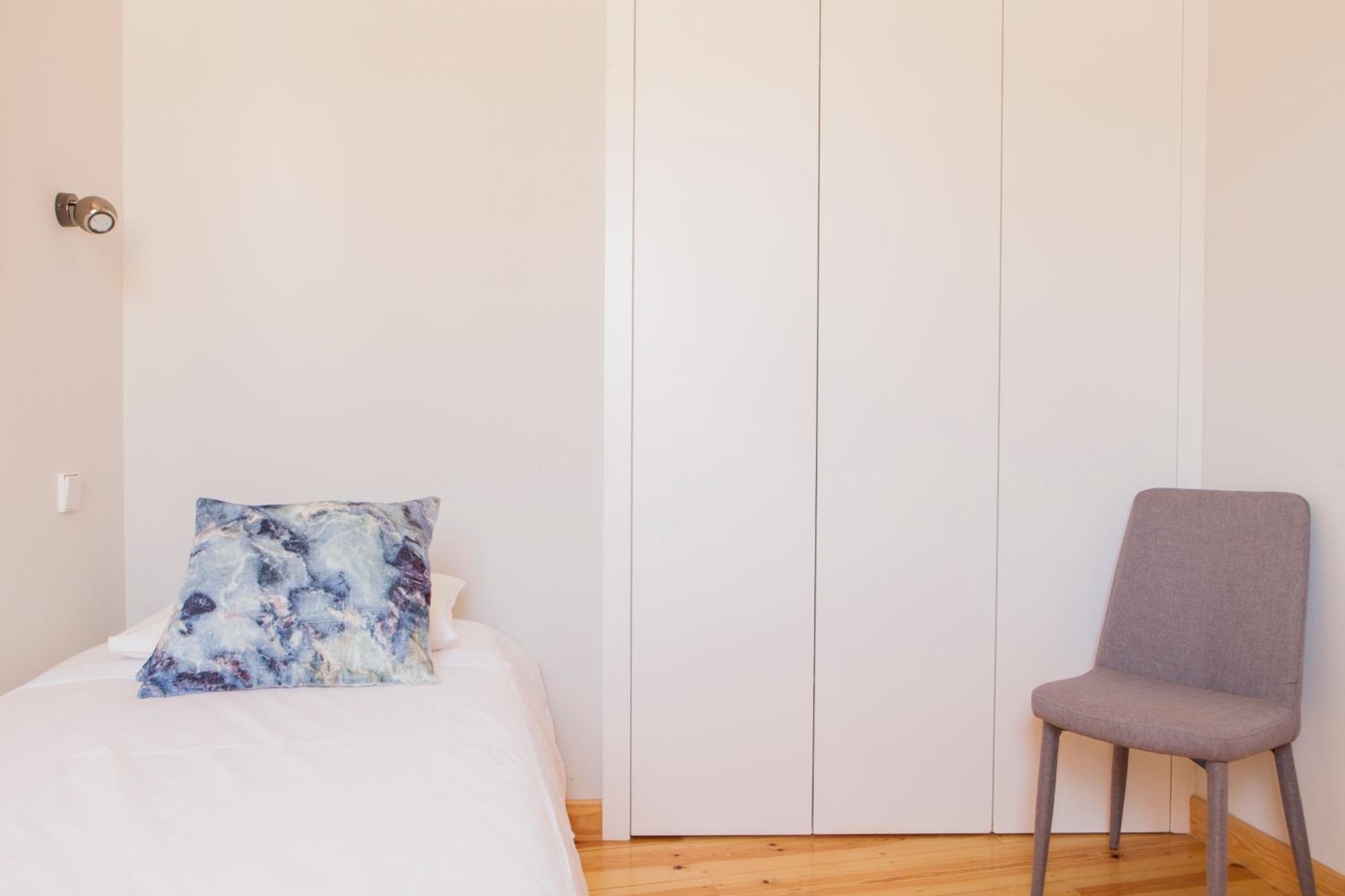 Two-Bedroom Apartment - Photo 17