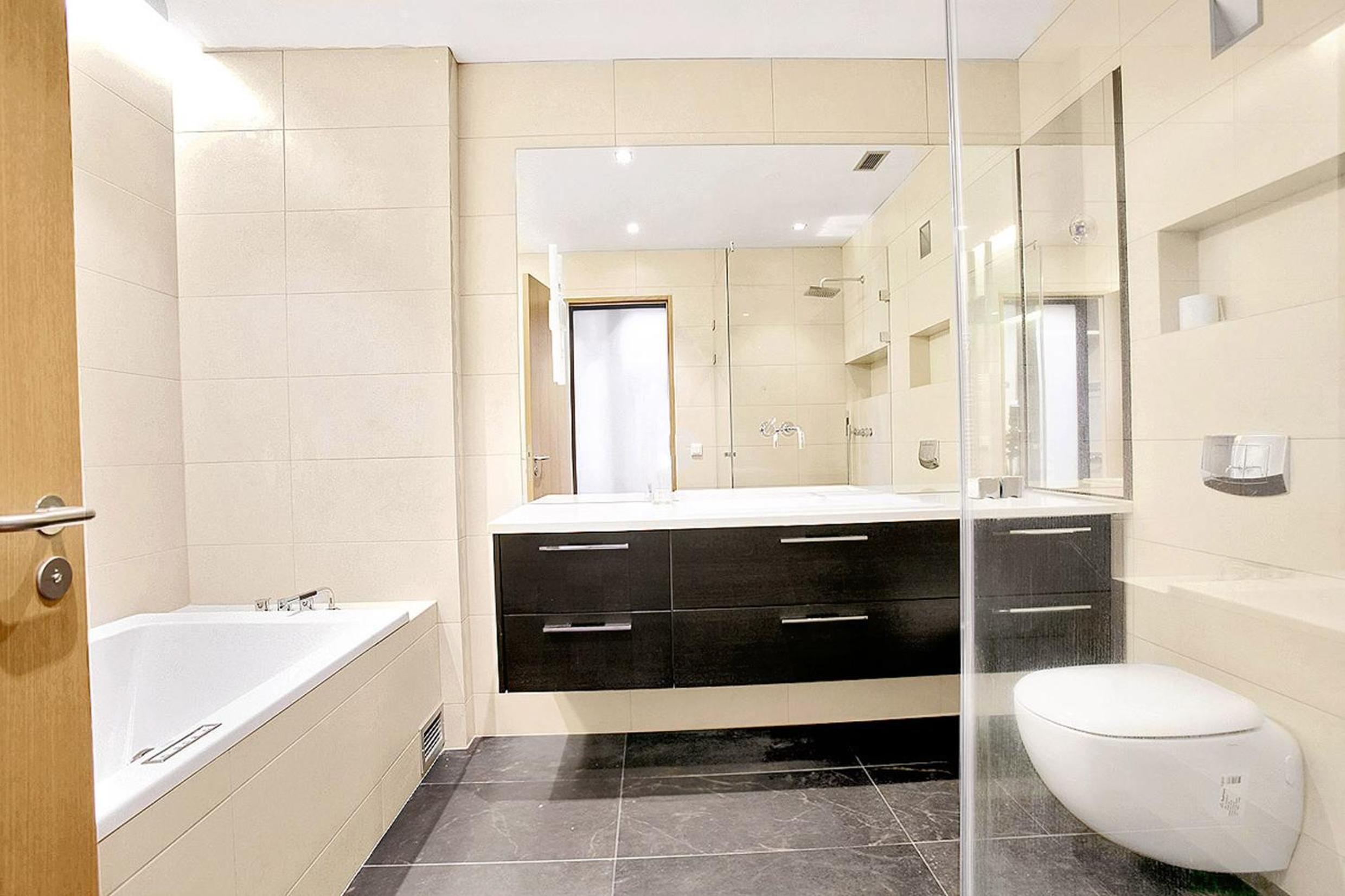 Two-Bedroom Apartment with Sea View photo 2
