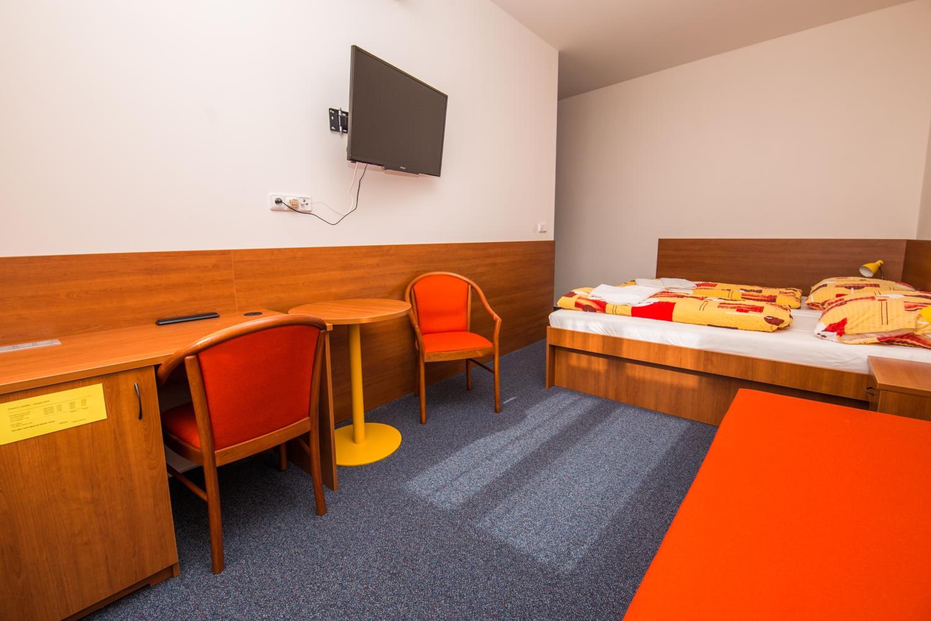 Standard Double or Twin Room - Photo 20