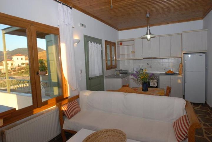 One-Bedroom Apartment with Sea View photo 1