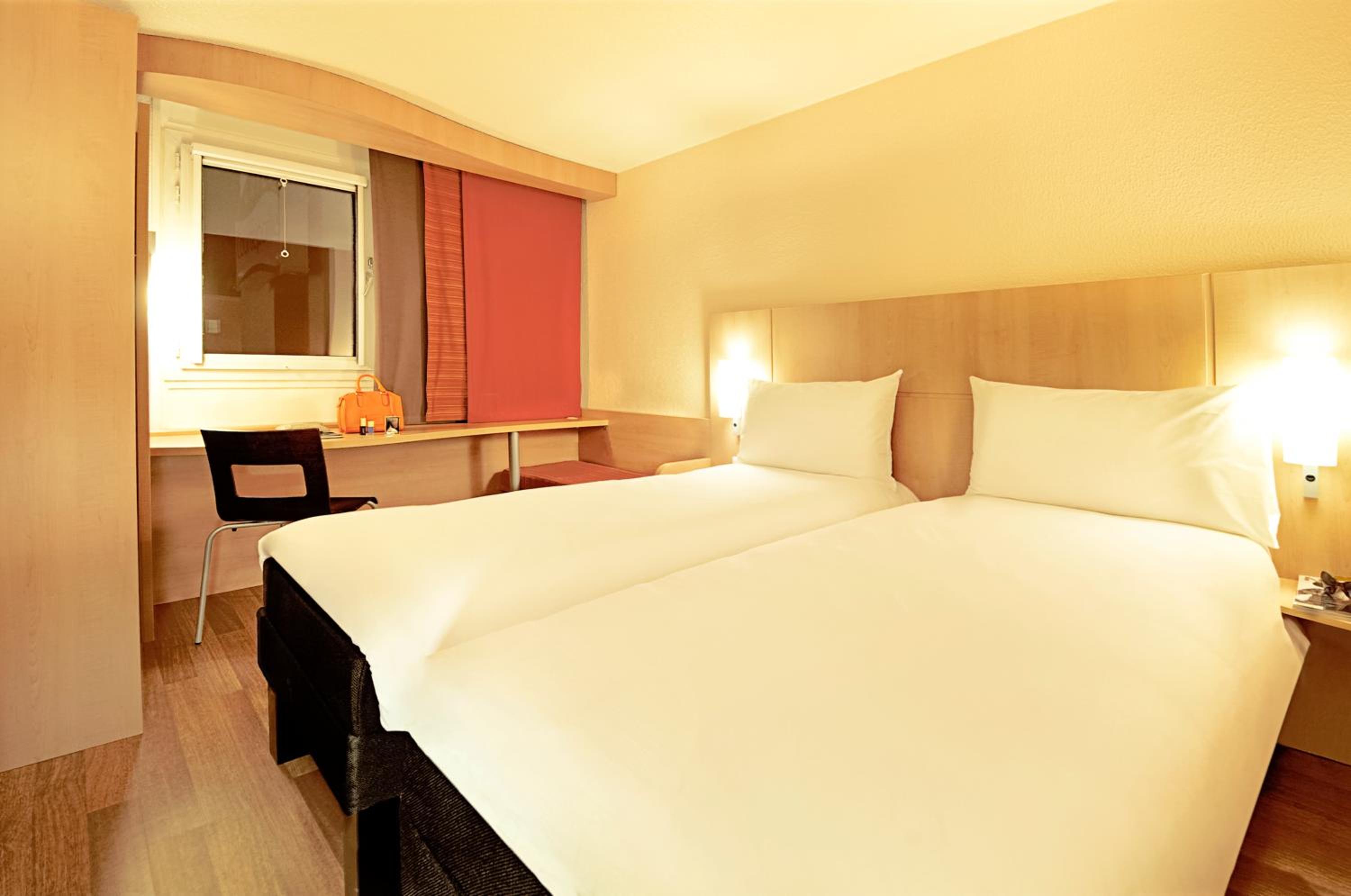 Standard Twin Room photo 1