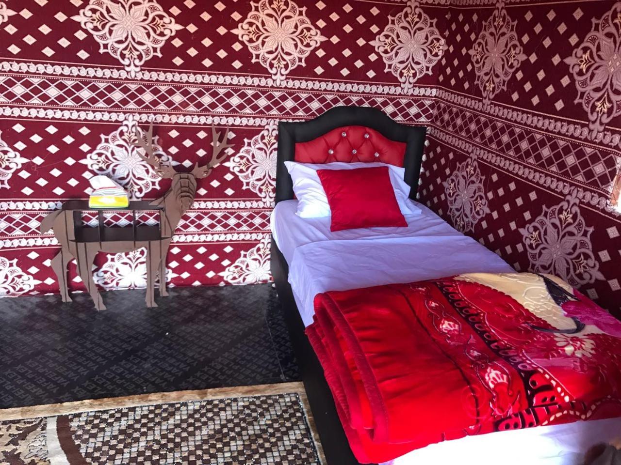 Single Tent with Shared Bathroom photo 3