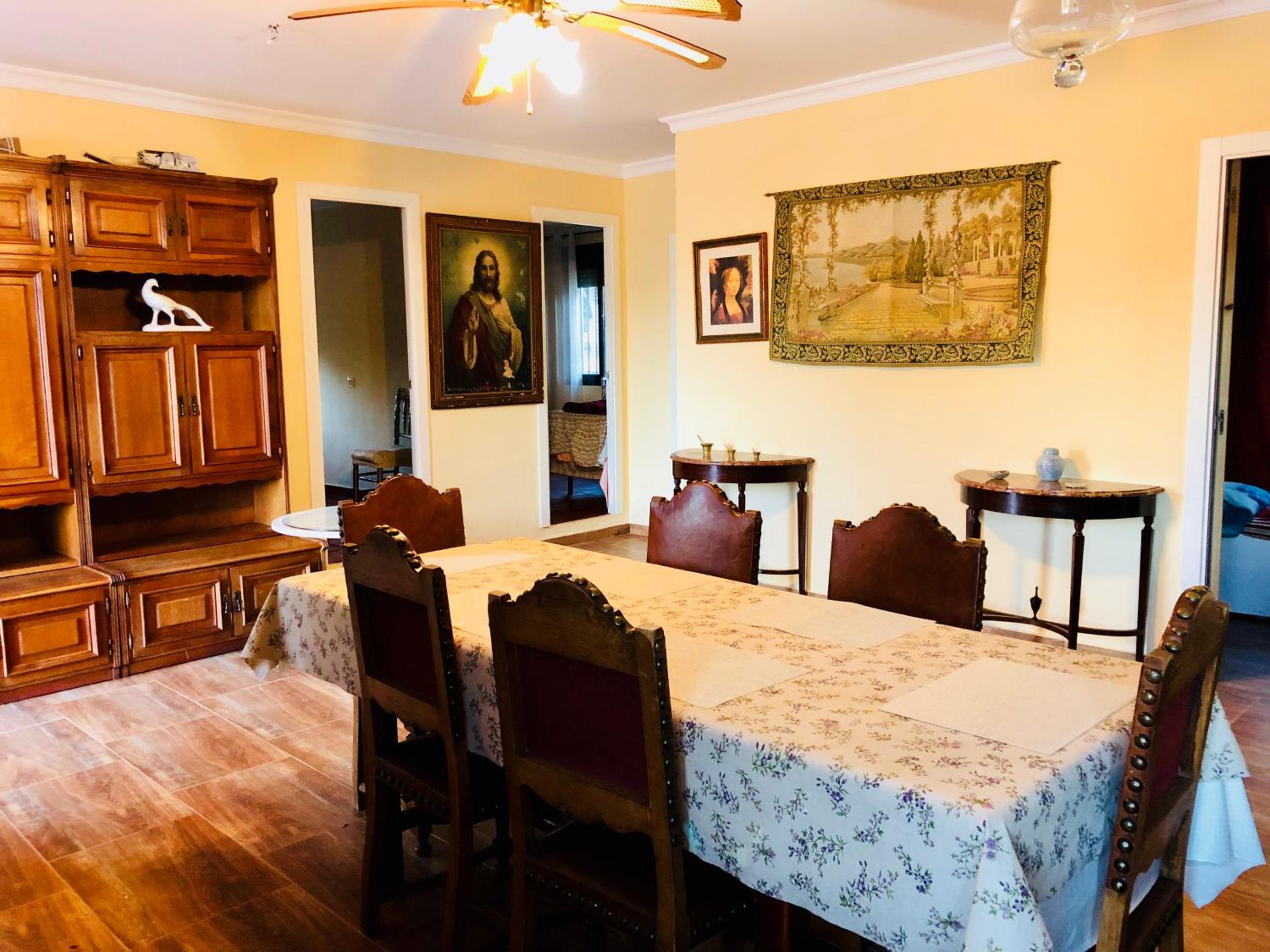 Four-Bedroom House photo 3