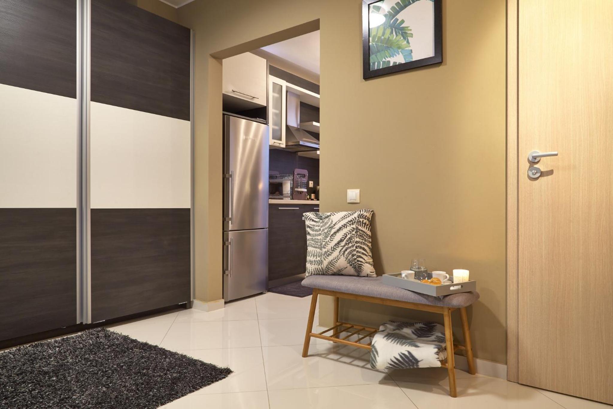 Apartment with Terrace - Photo 7