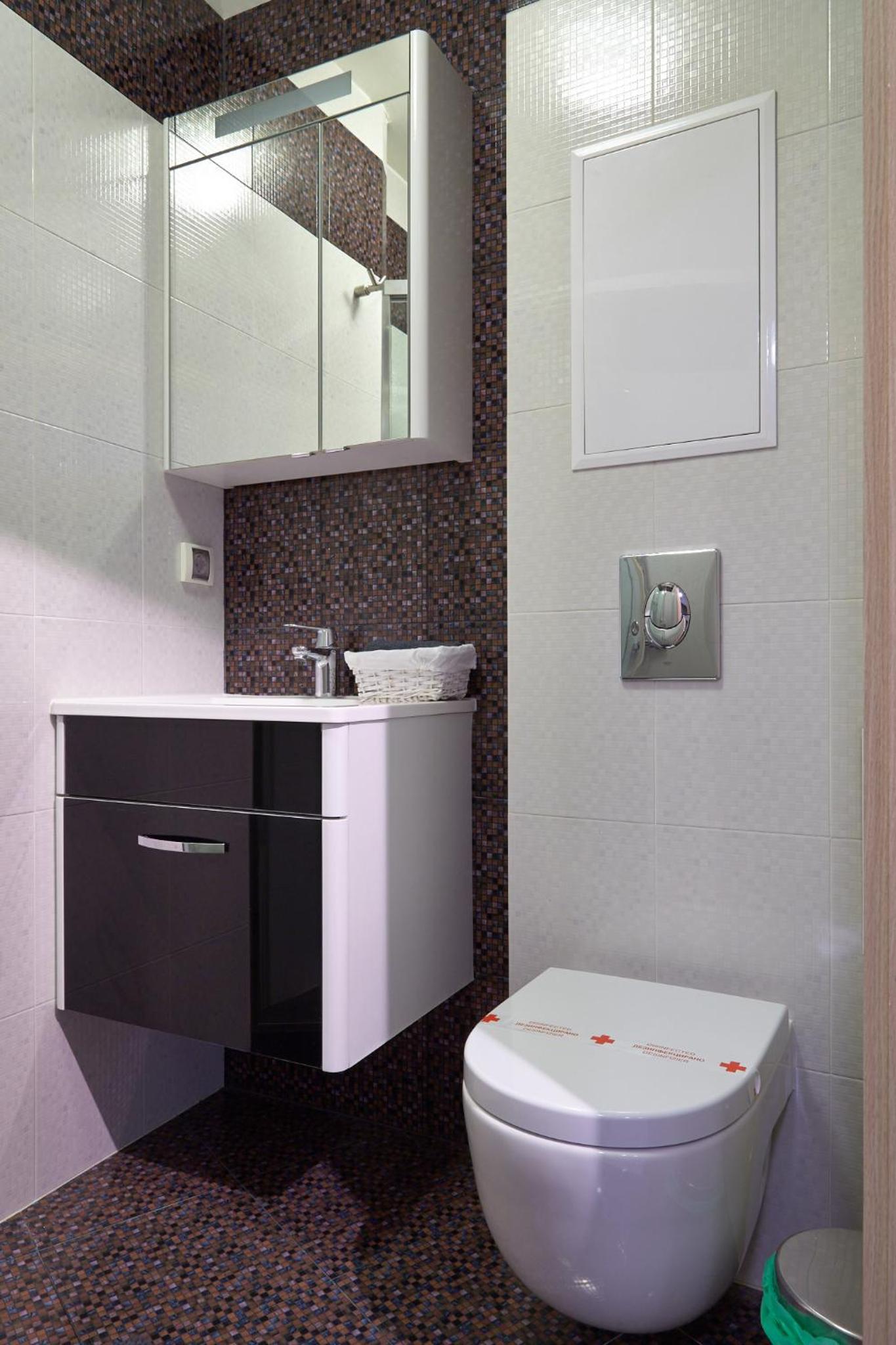 Apartment with Terrace - Photo 13