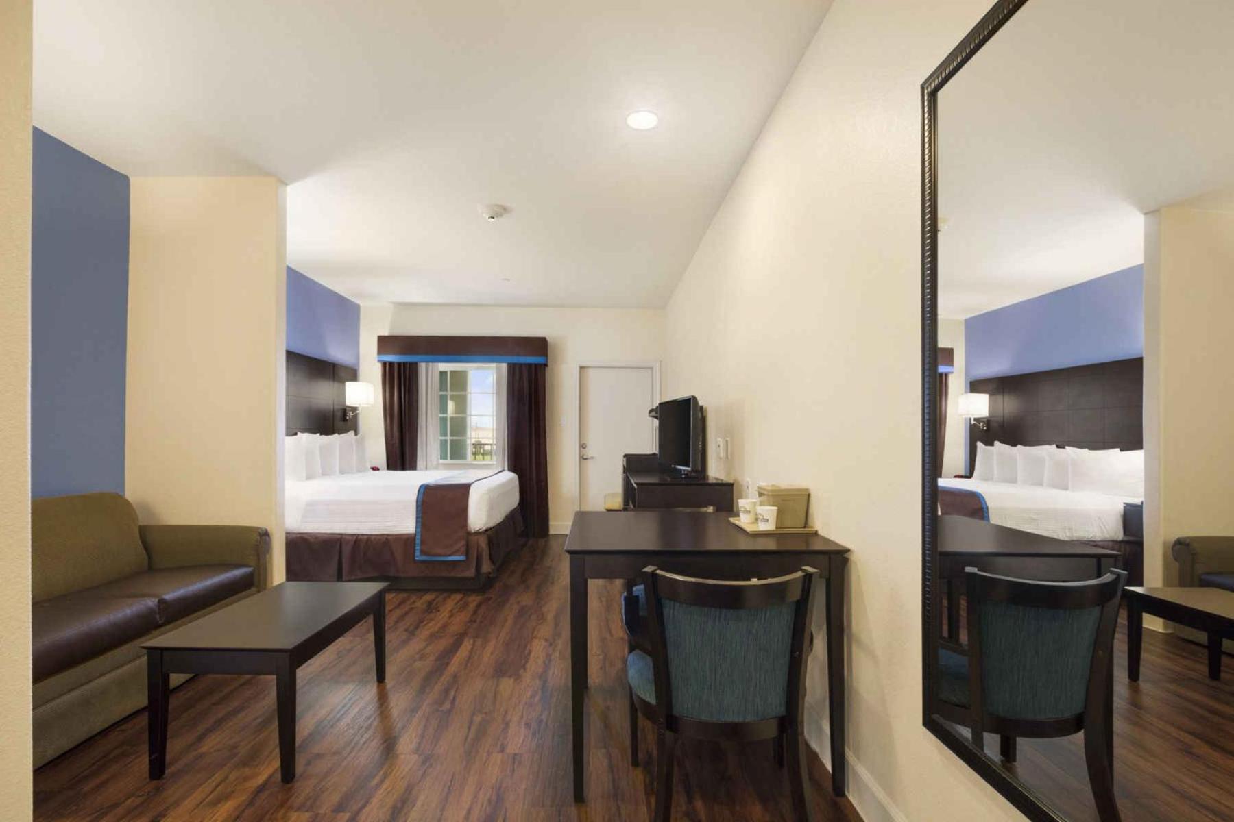 King Room - Non-Smoking photo 3