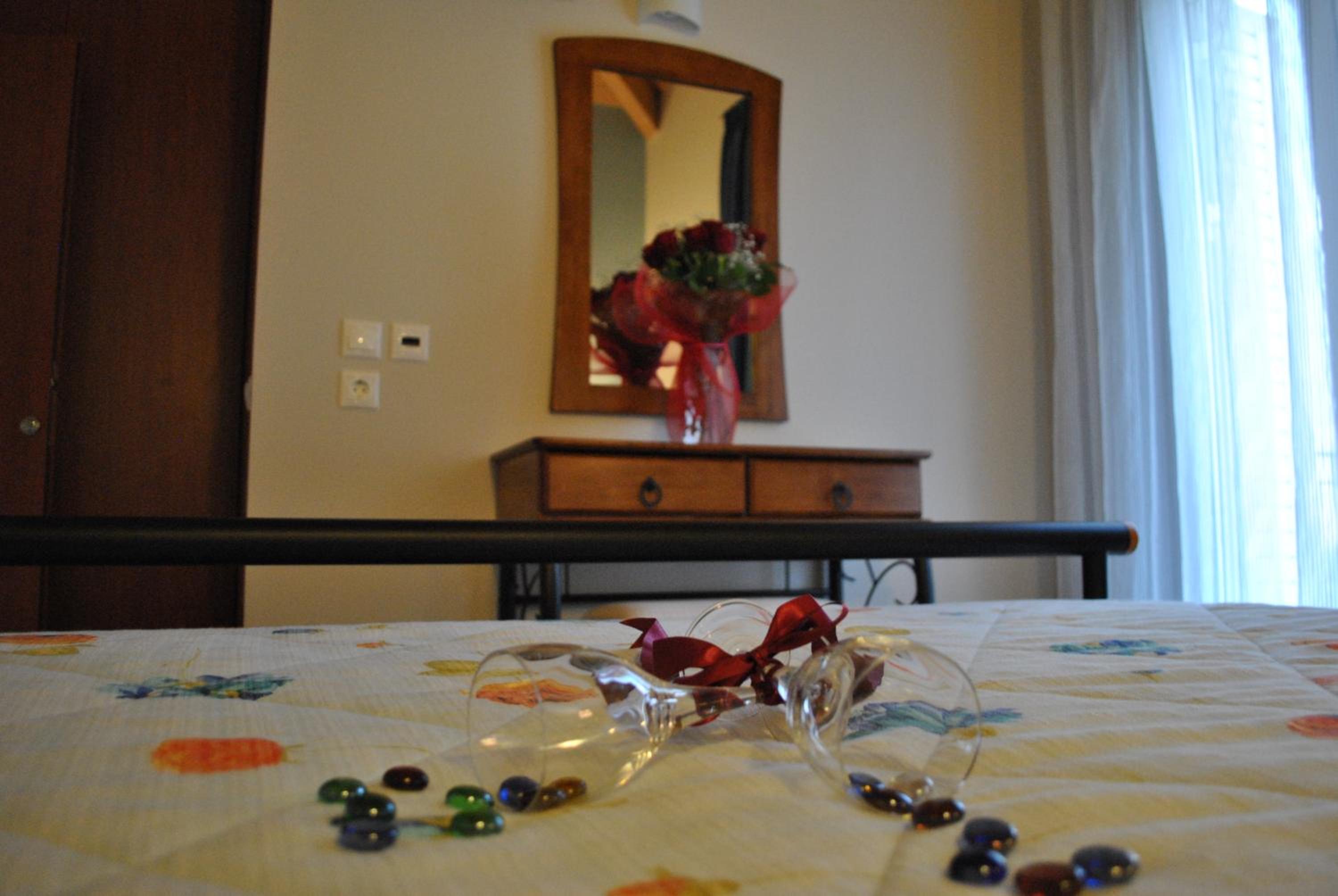 Standard Double Room - Photo 8