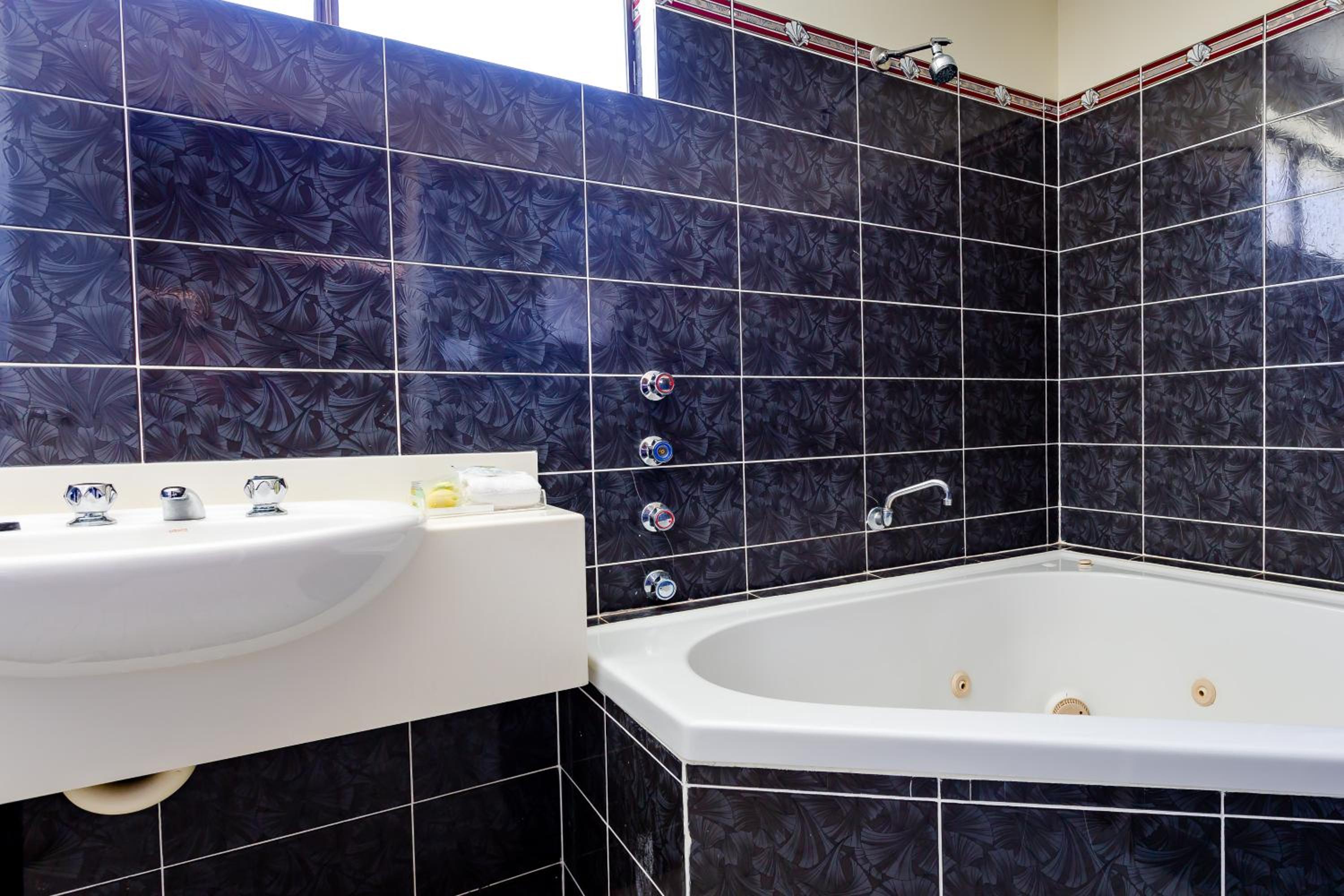 Executive Room with Spa Bath          photo 3