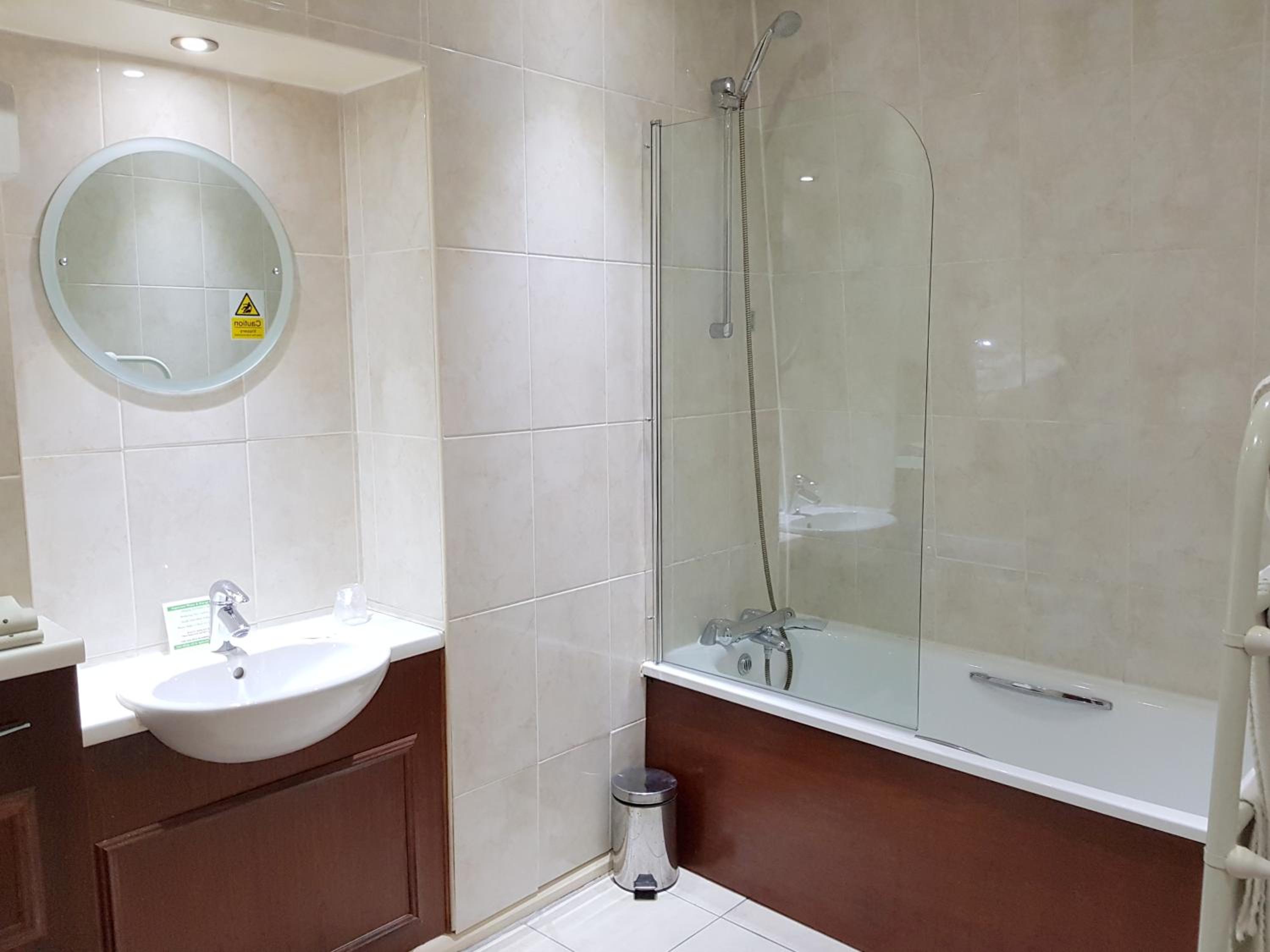 Executive Twin Room - Photo 2
