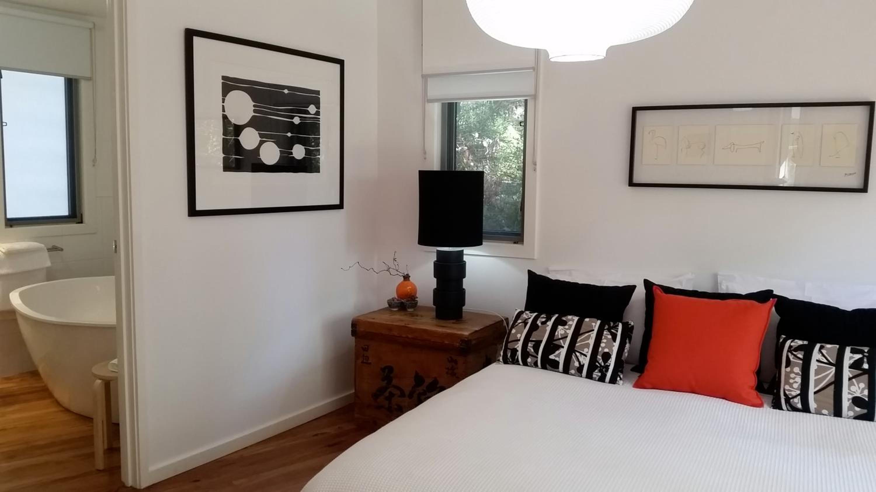One-Bedroom Cottage - Kingfisher photo 1