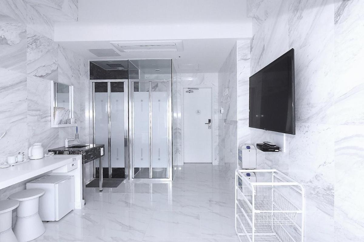 Premium Mountain View Suite - Photo 2