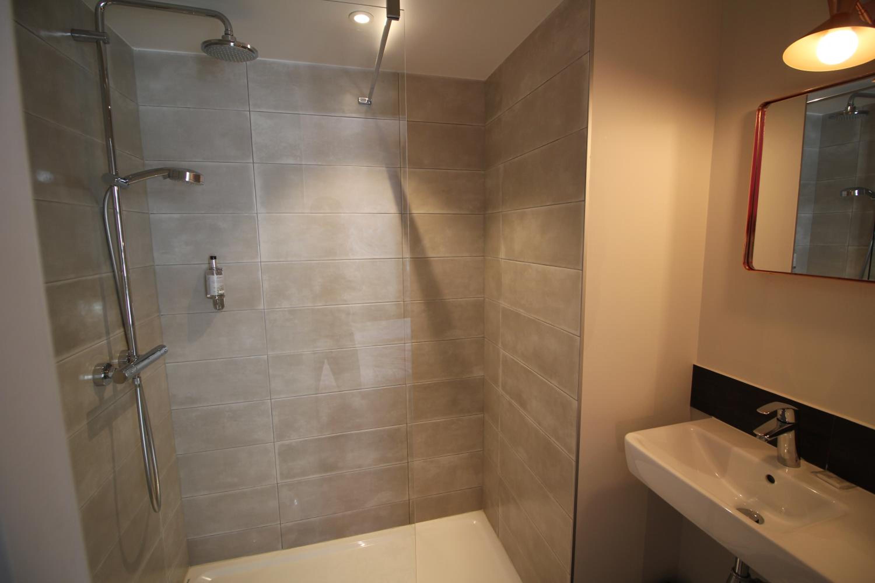 Standard Double Room - Photo 10