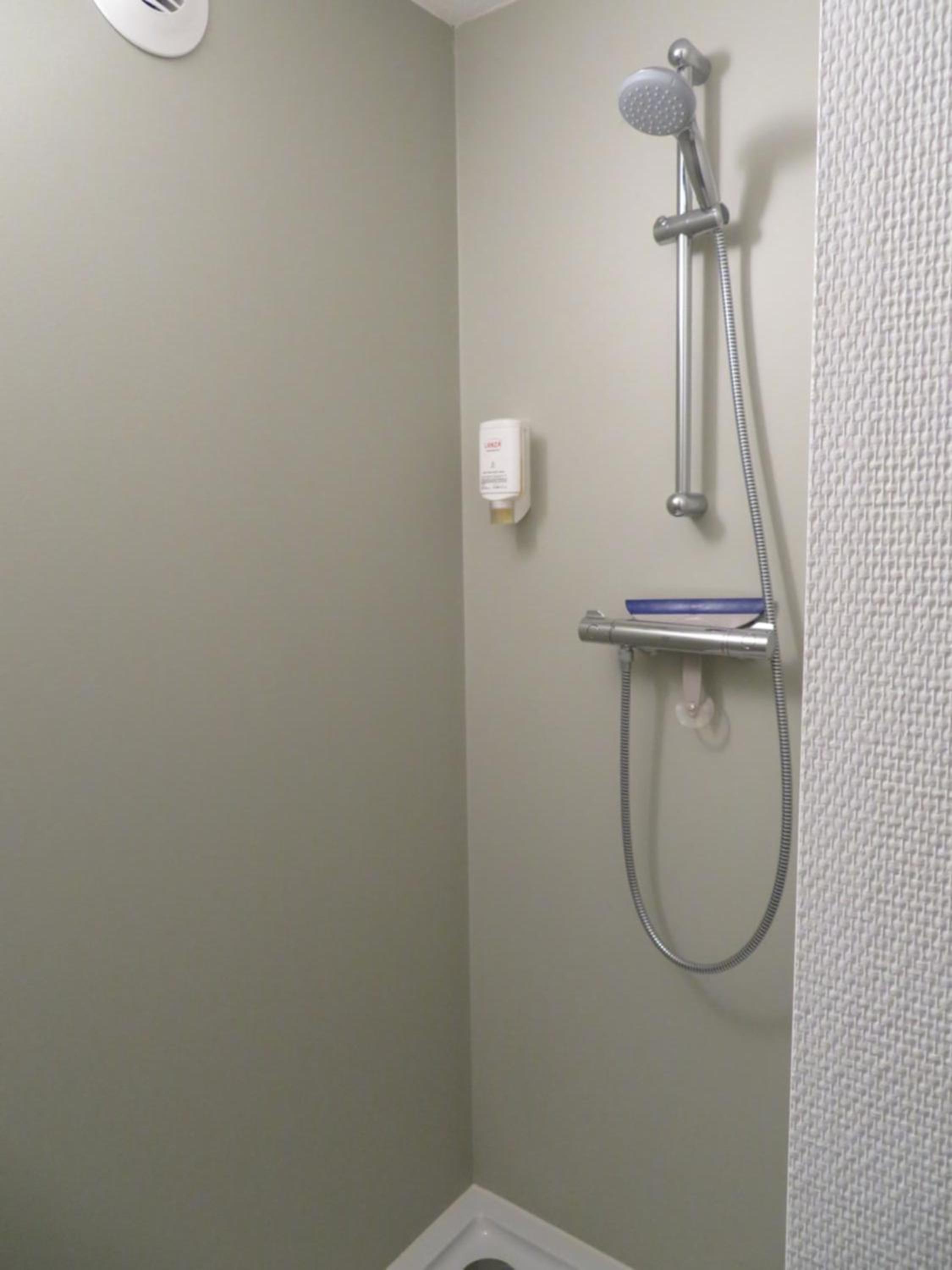 Double or Twin Room with Private Bathroom photo 3