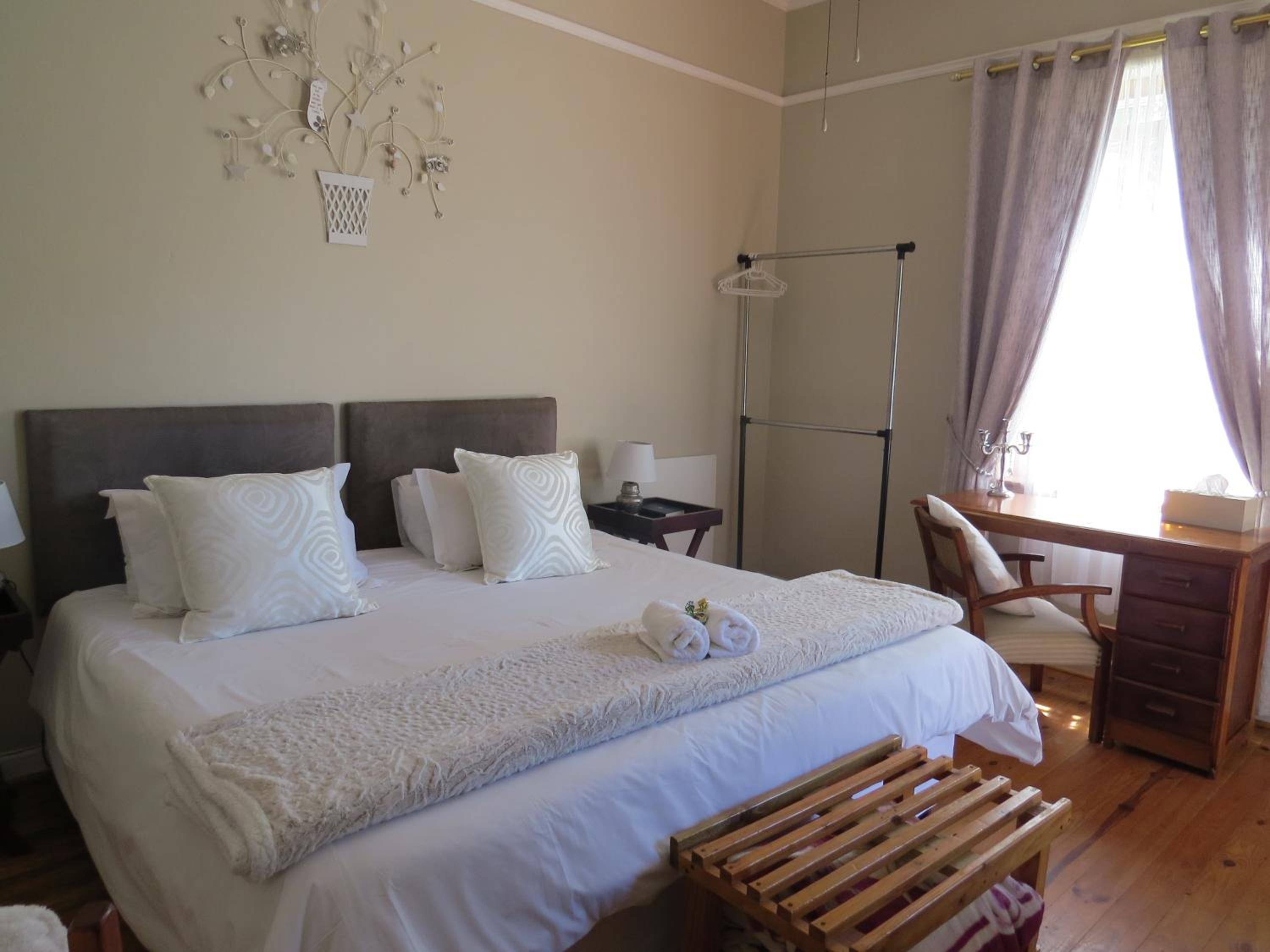 Twin/Double Room photo 3