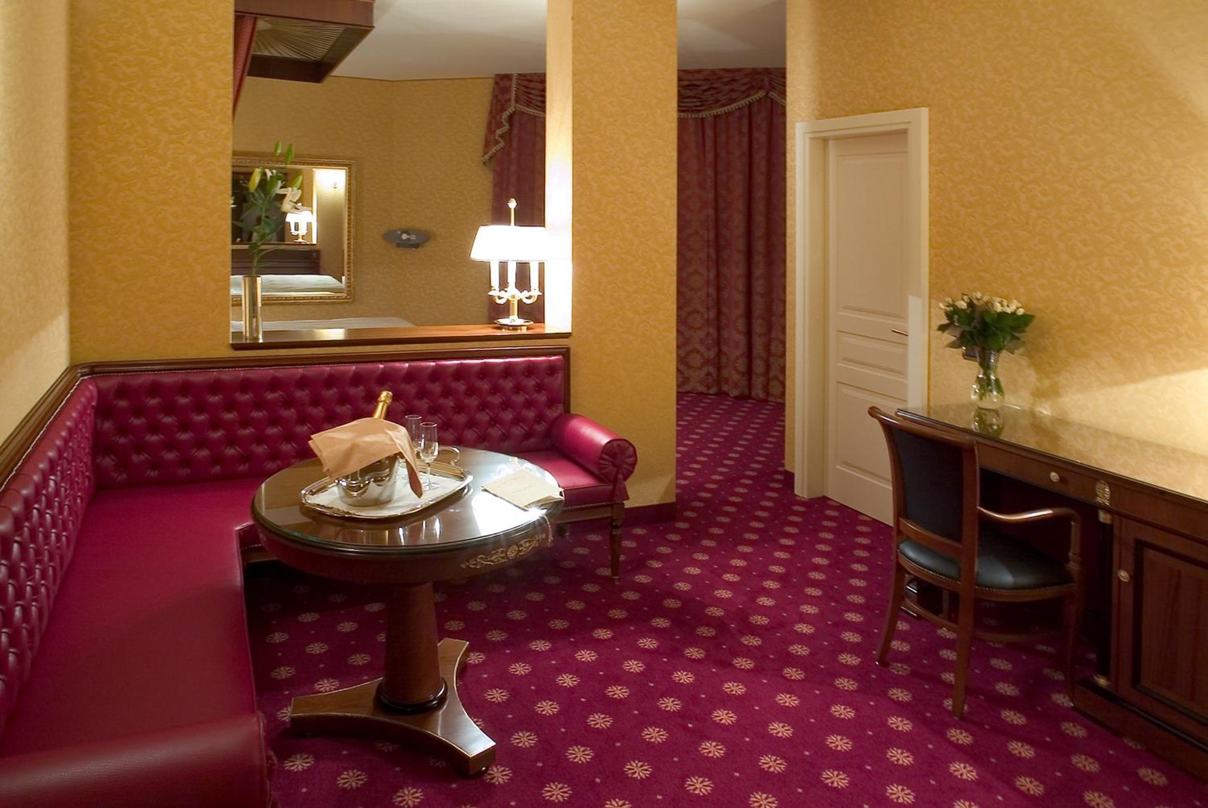 Suite - Photo 6