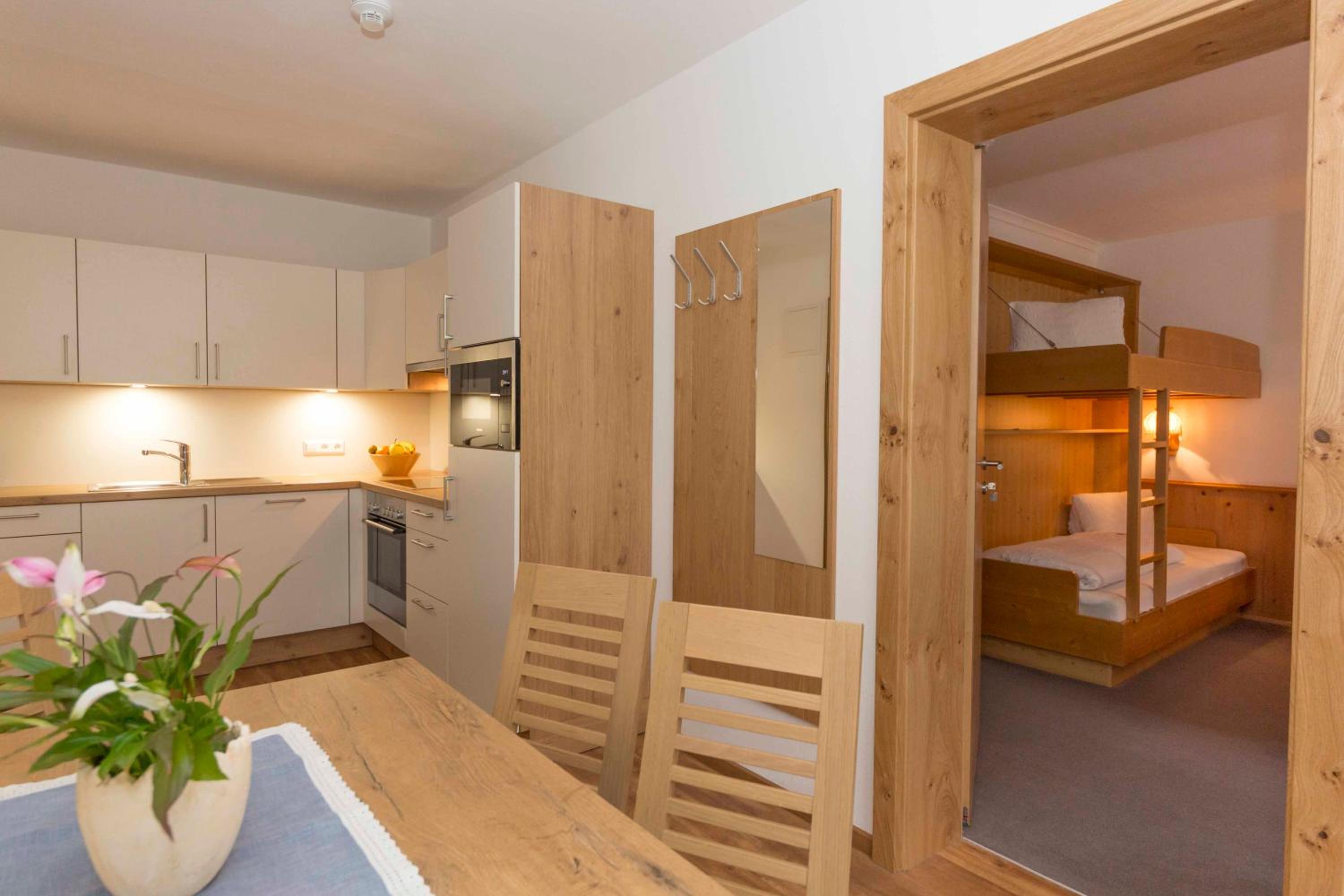 One-Bedroom Apartment - Photo 3