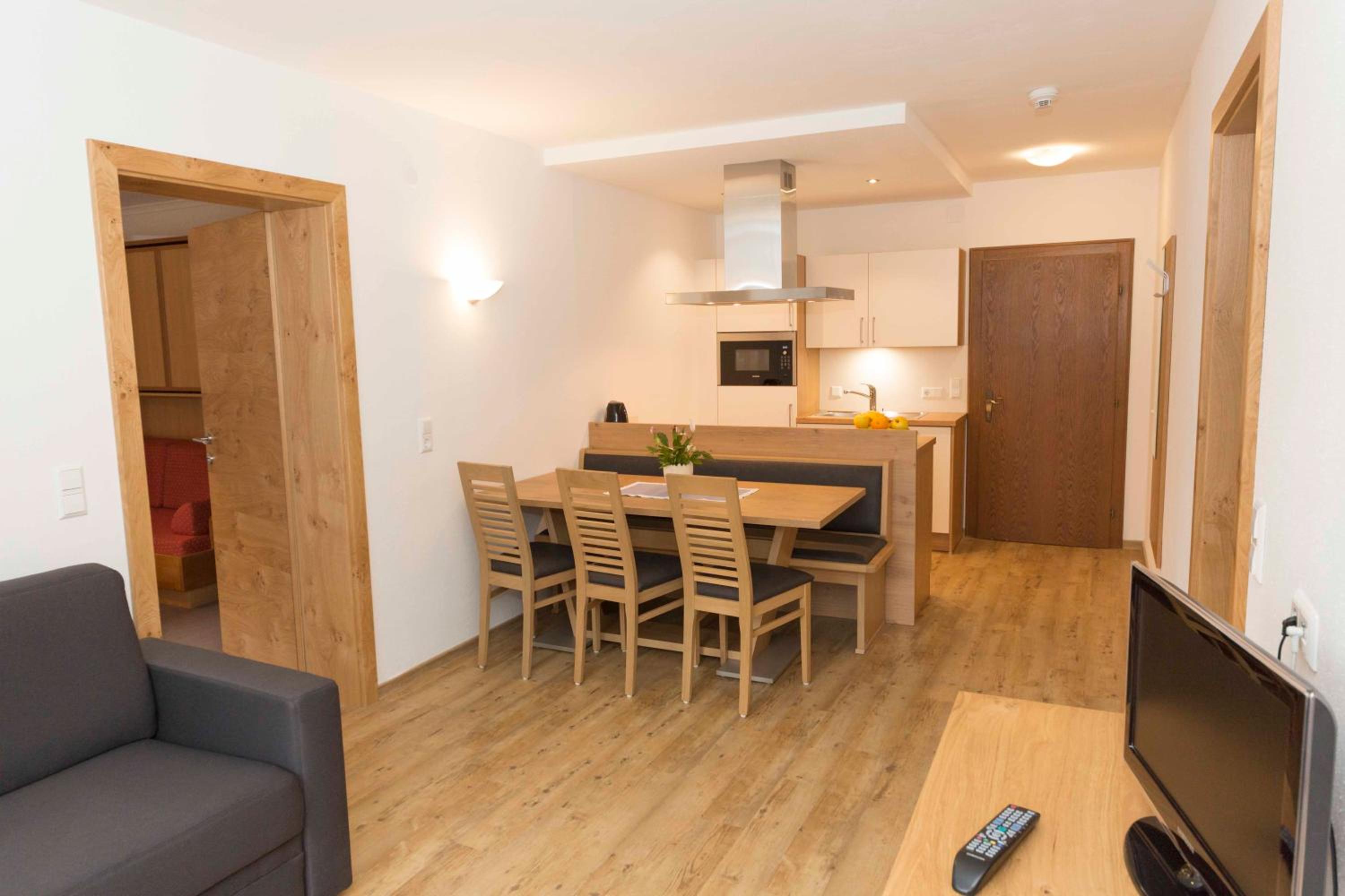 Deluxe Apartment - Photo 2