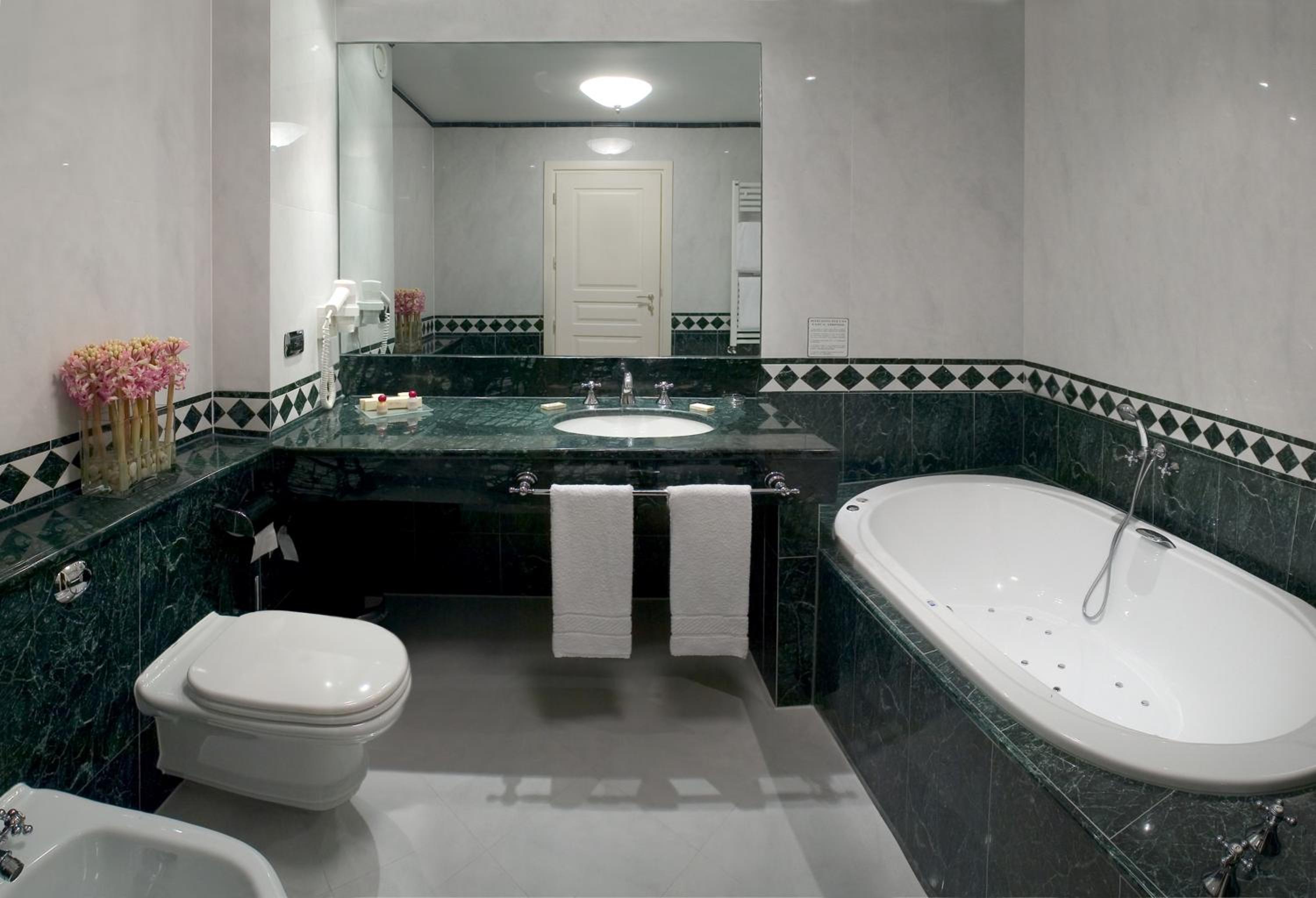 Double Room - Photo 5