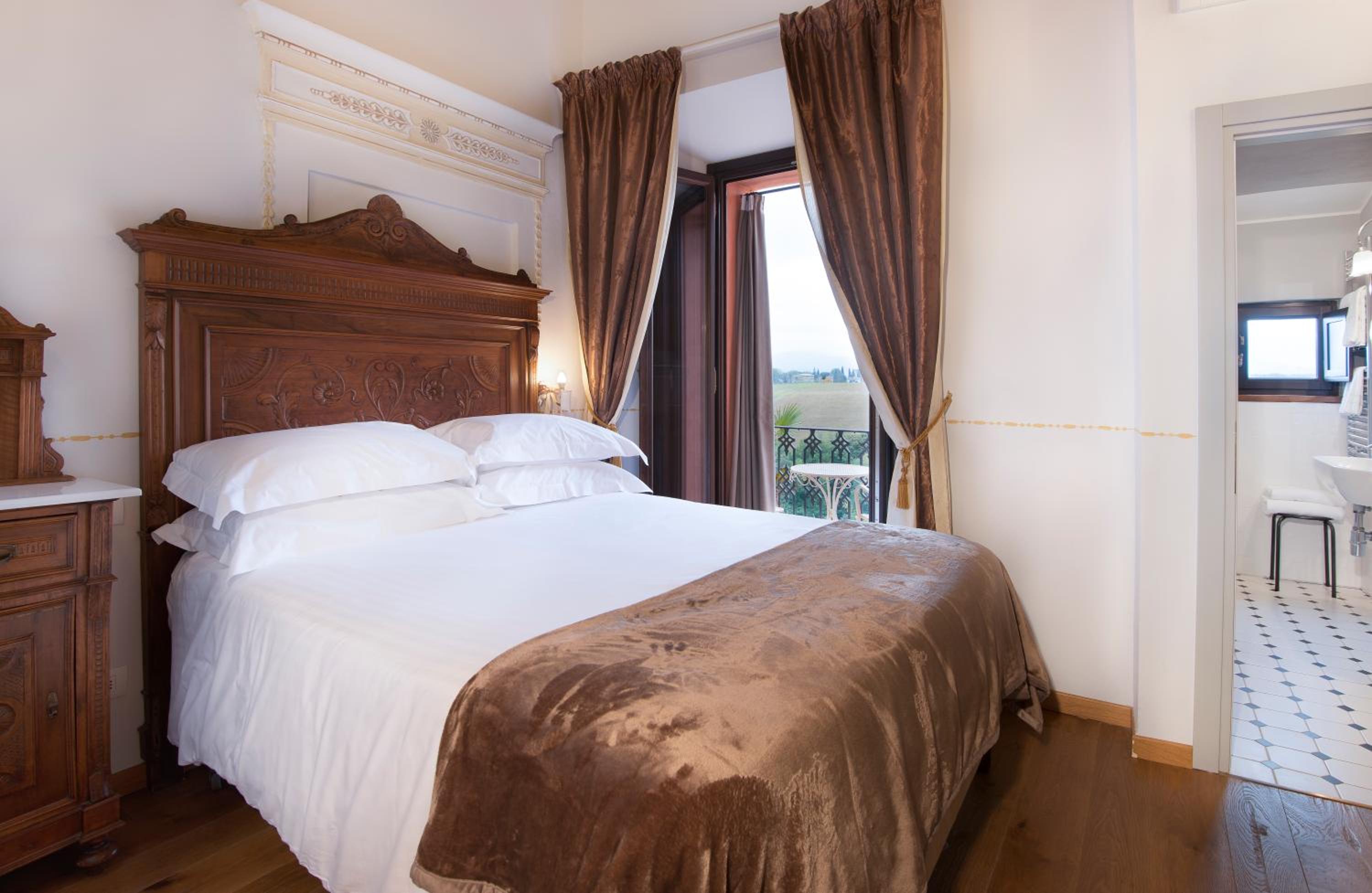 Queen Room with Balcony - Королевский номер с балконом