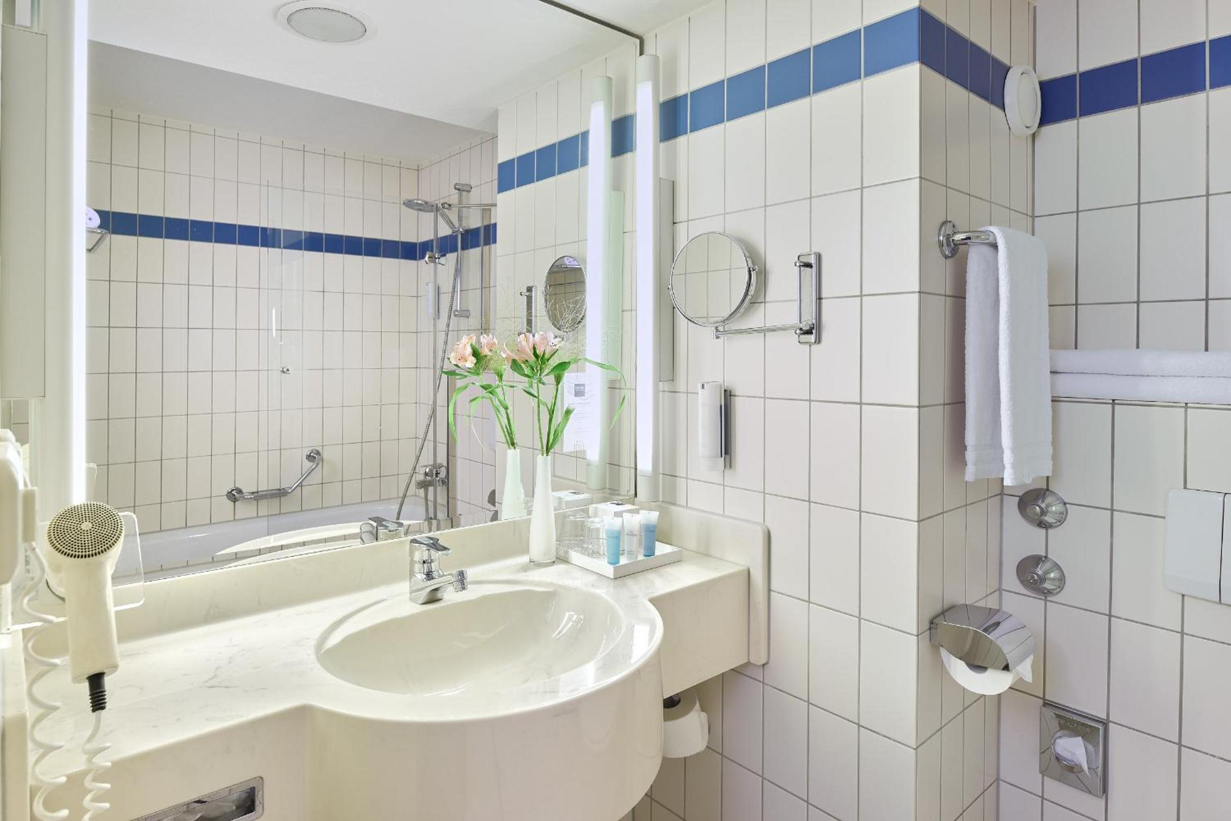 Superior Double or Twin Room - Photo 9