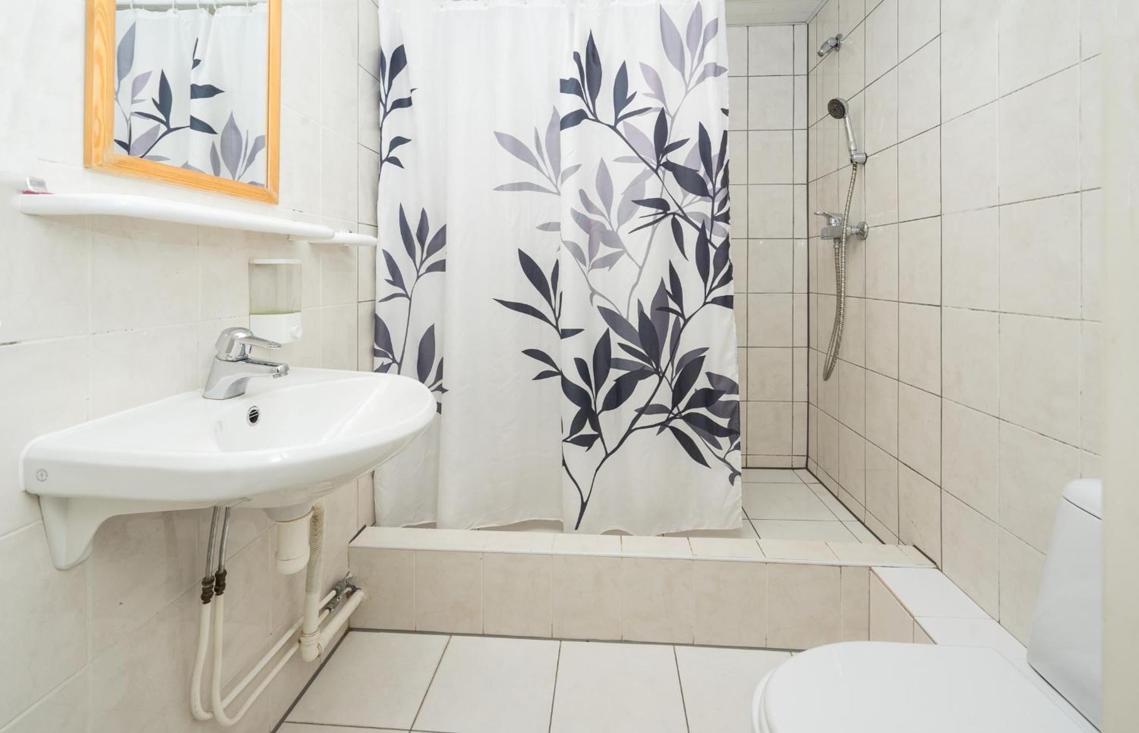 Twin Room - Photo 4