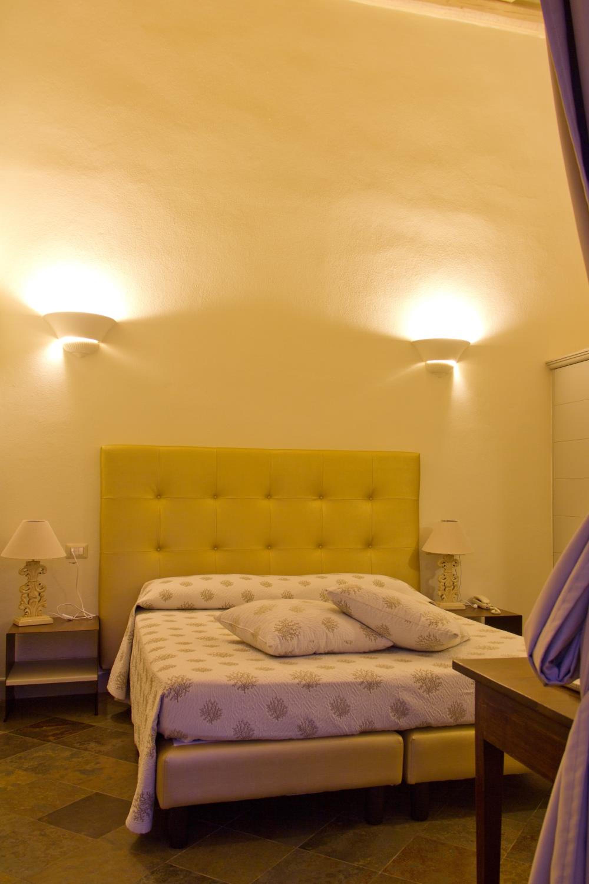 Double or Twin Room - Photo 3
