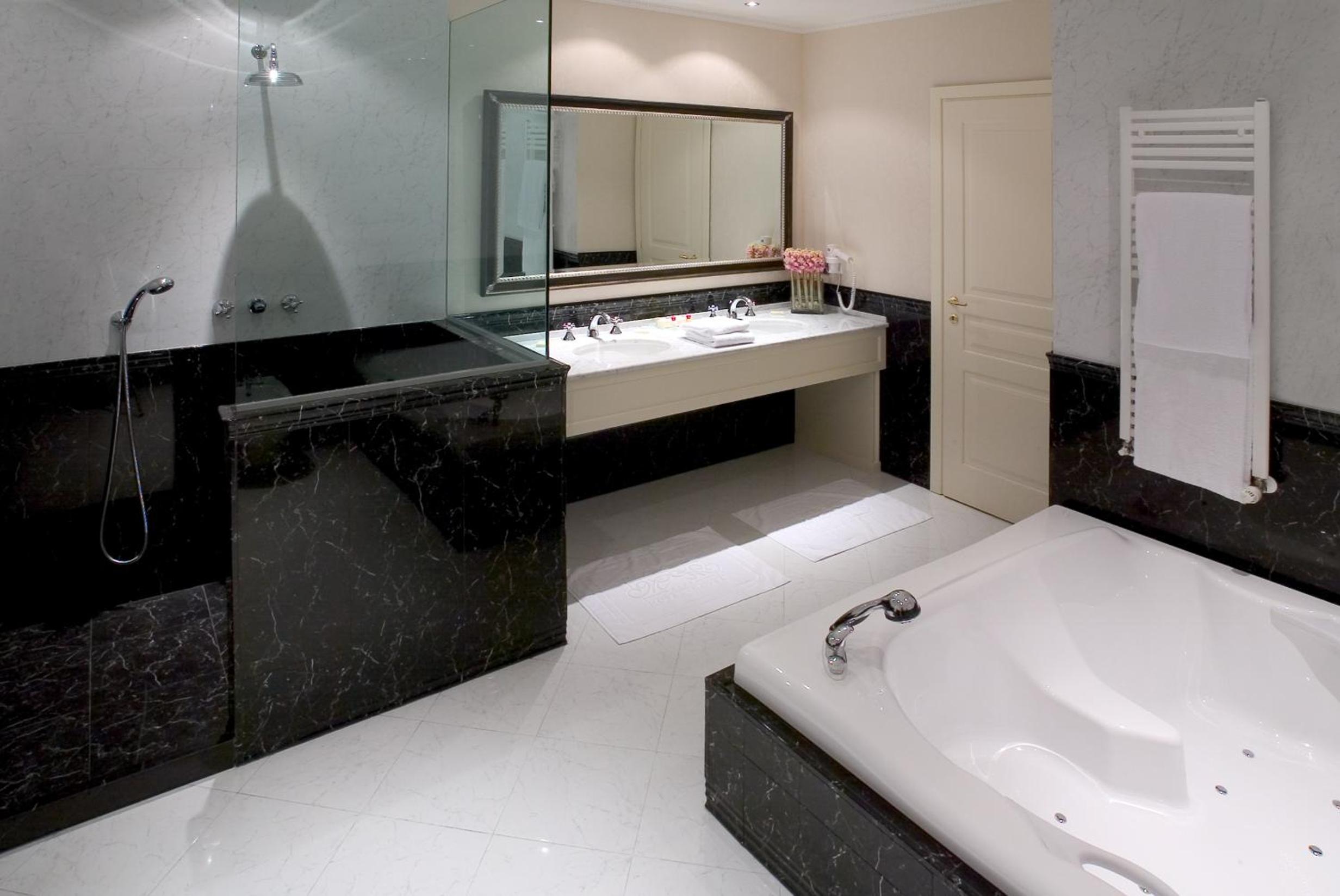 Suite - Photo 4