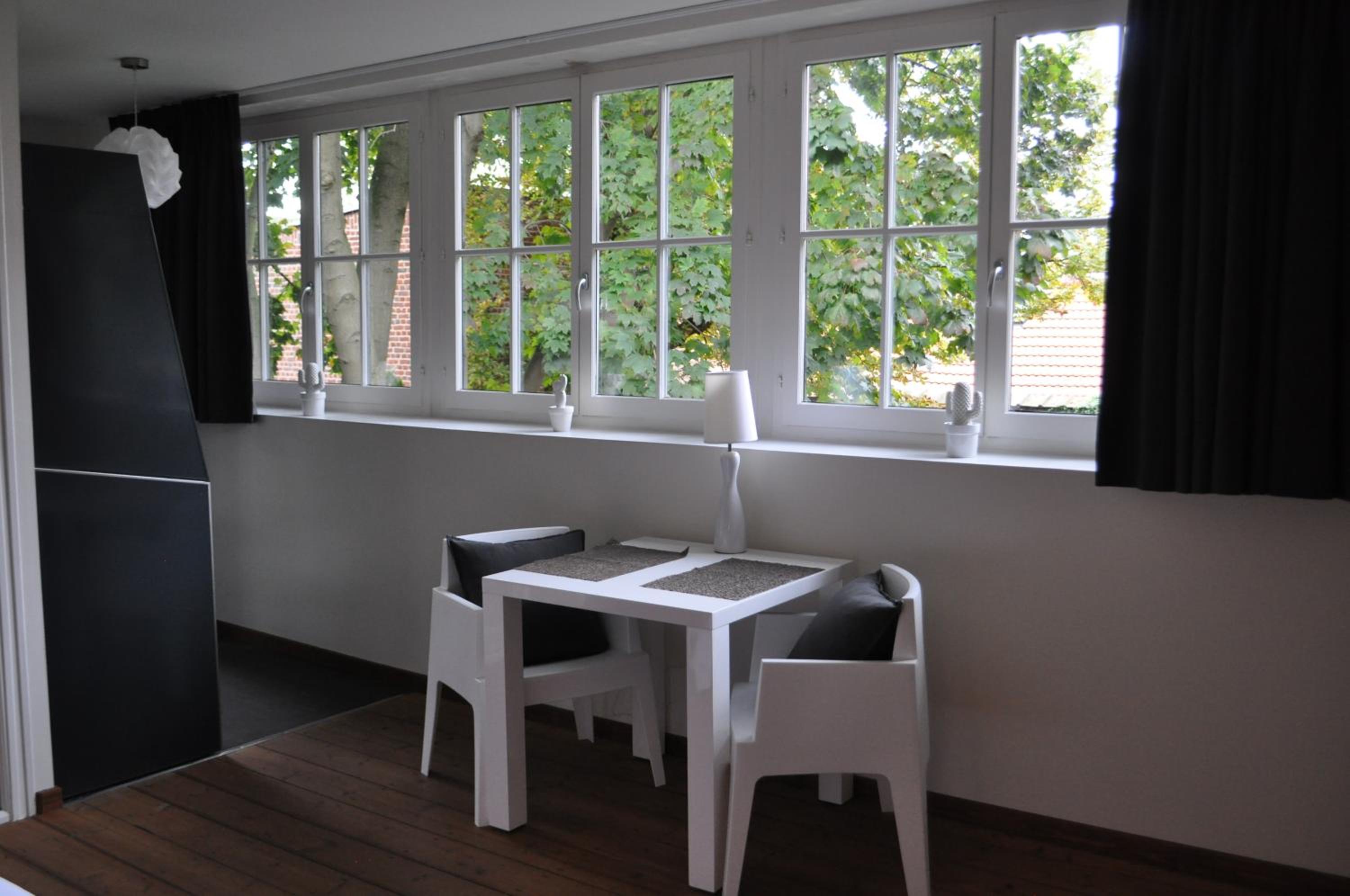 Studio - Photo 6