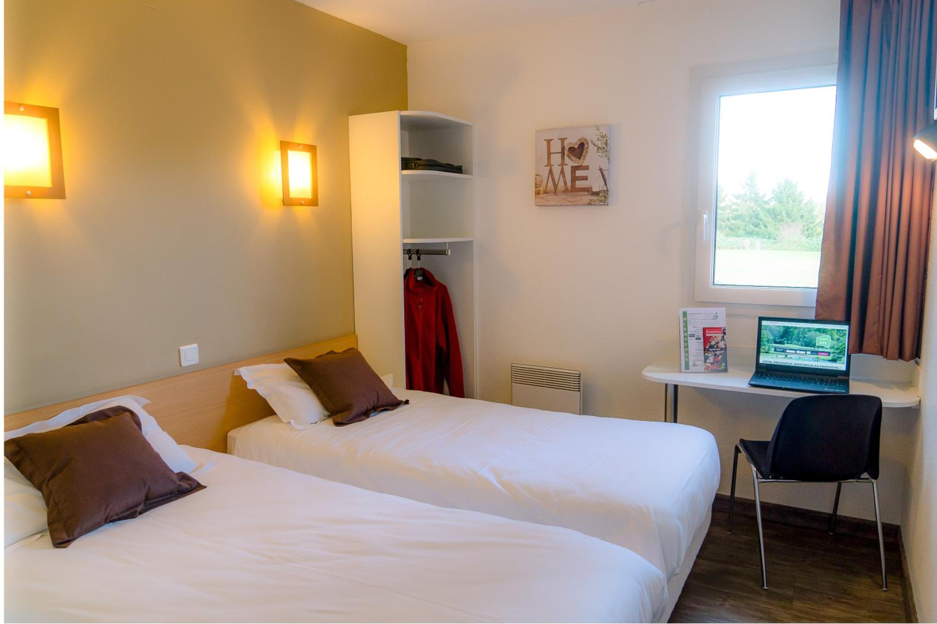 Twin Room - Photo 1