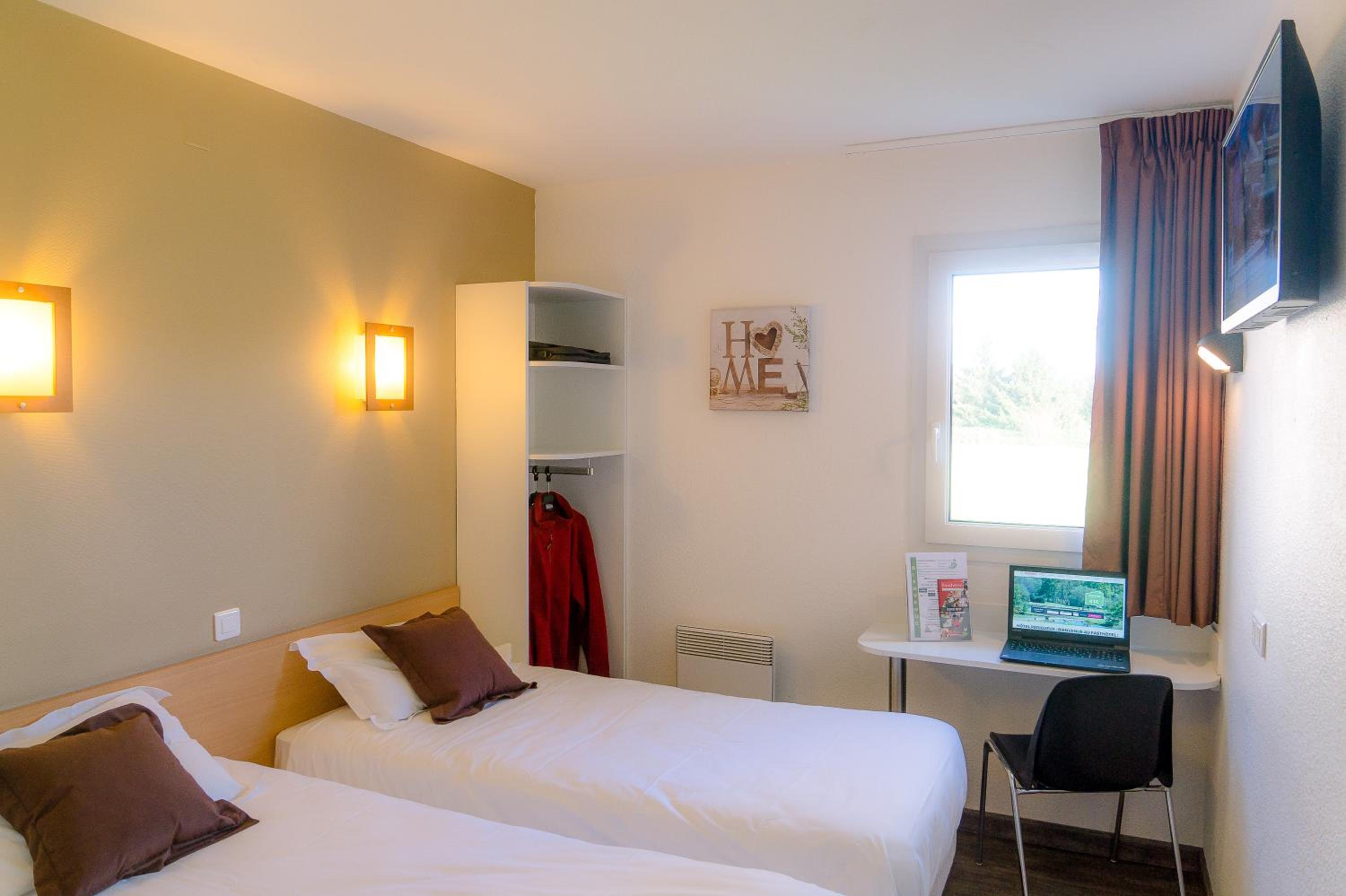 Twin Room - Photo 3