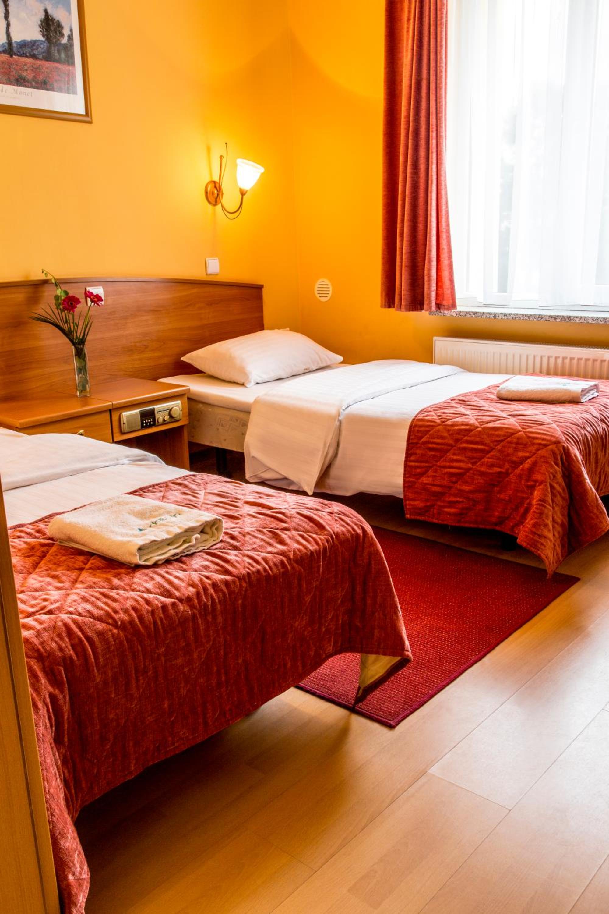 Standard Twin Room photo 1