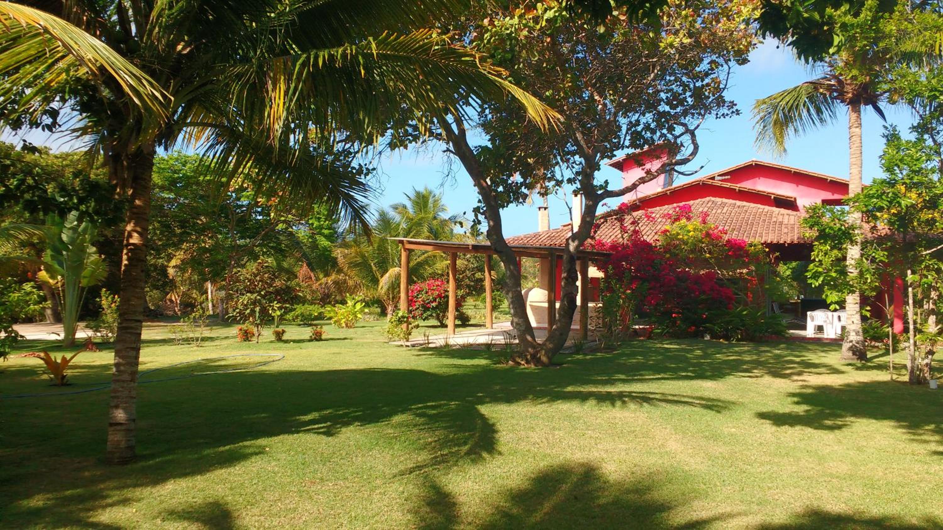 Five-Bedroom House photo 2
