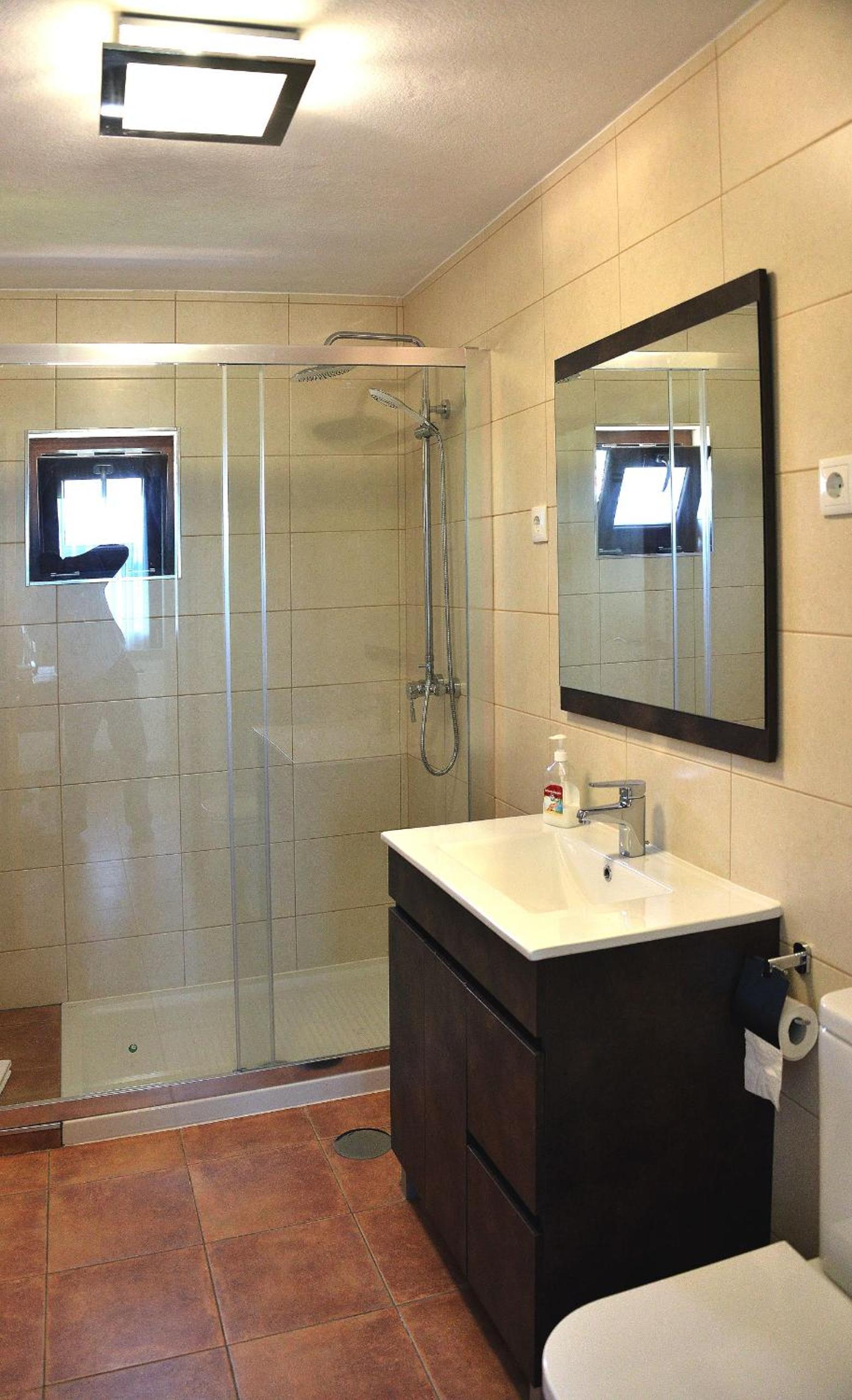 Double Room - Photo 5