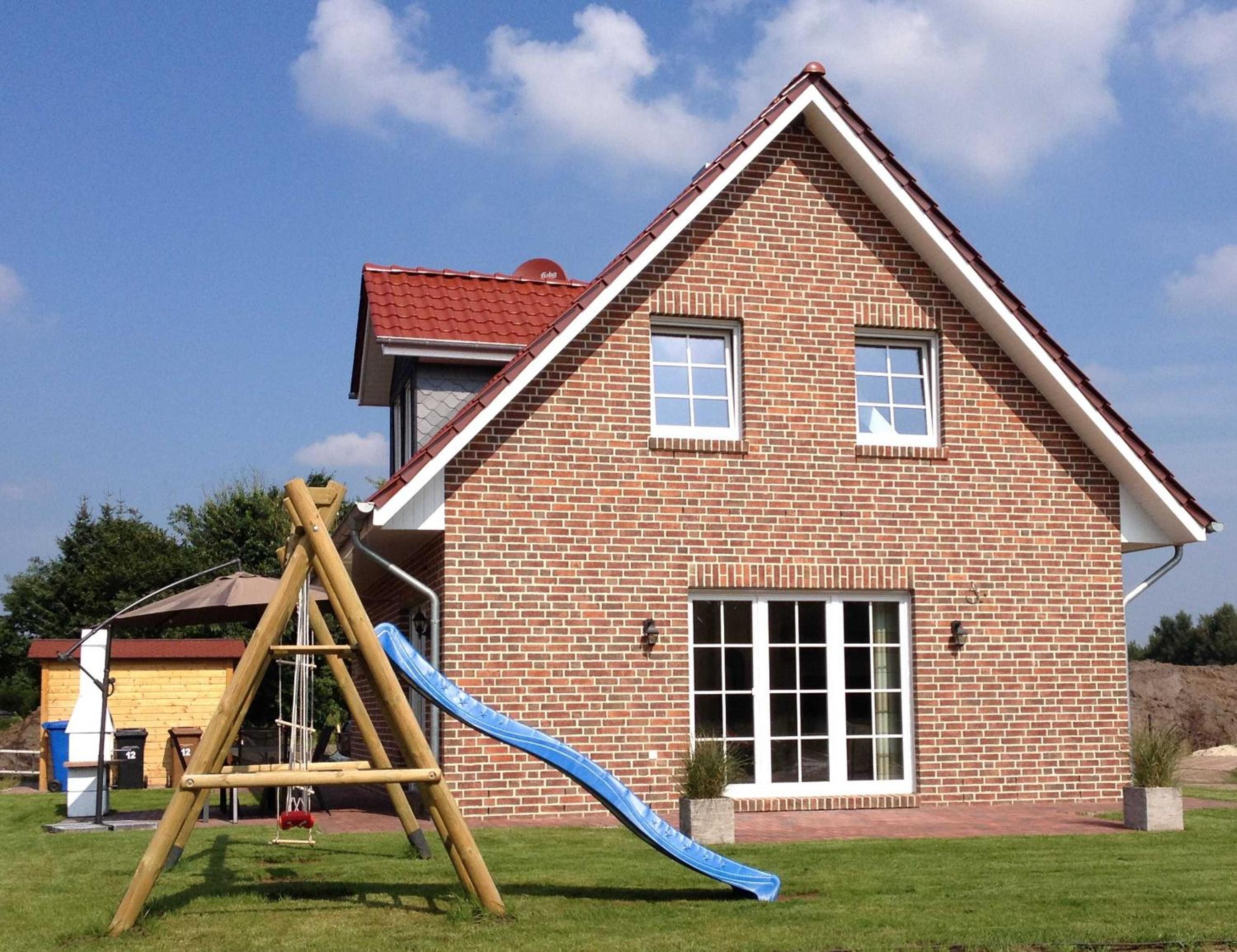 Four-Bedroom House photo 2
