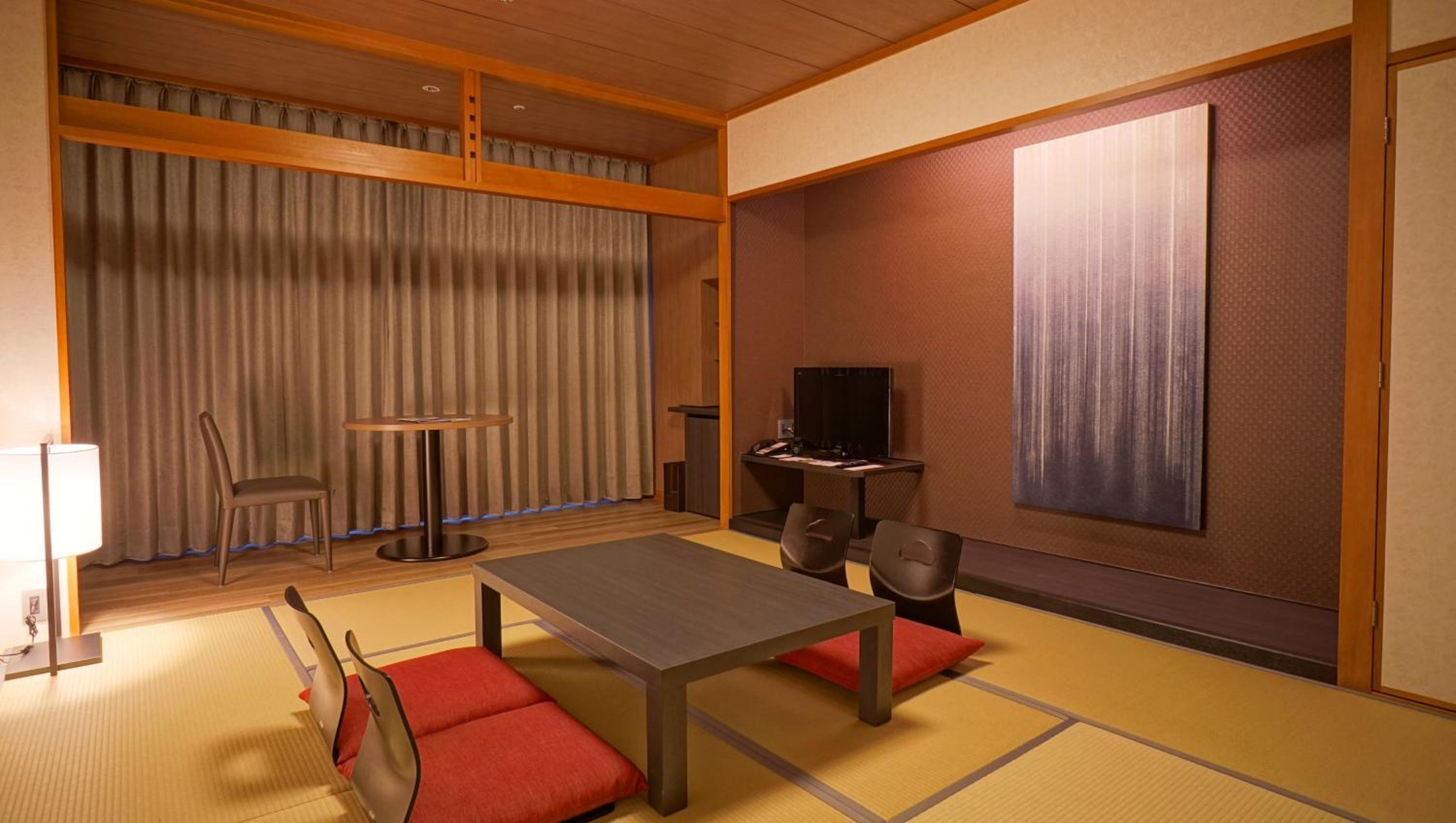 Japanese-Style Room with Garden View - Photo 5