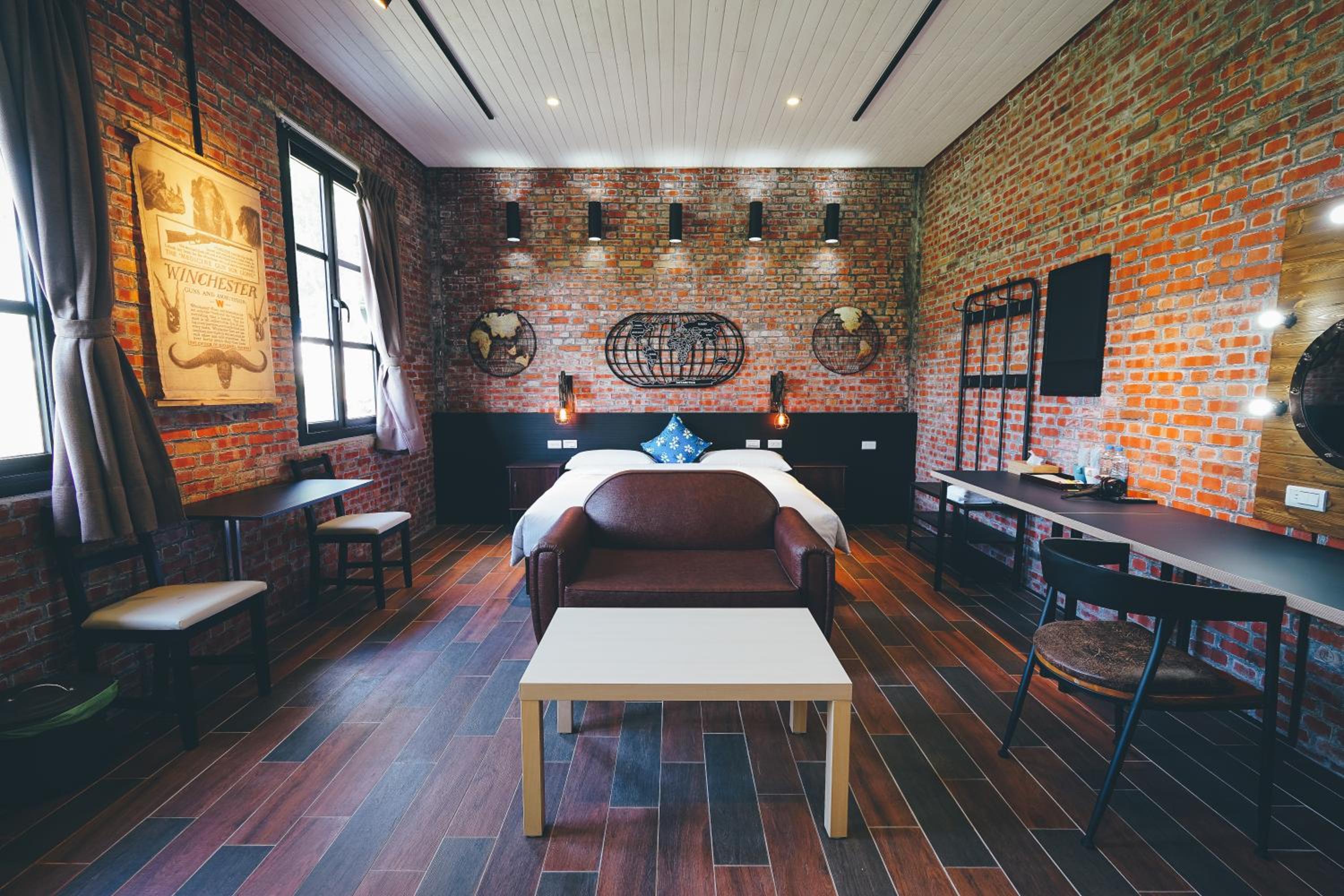 Large Double Room photo 1