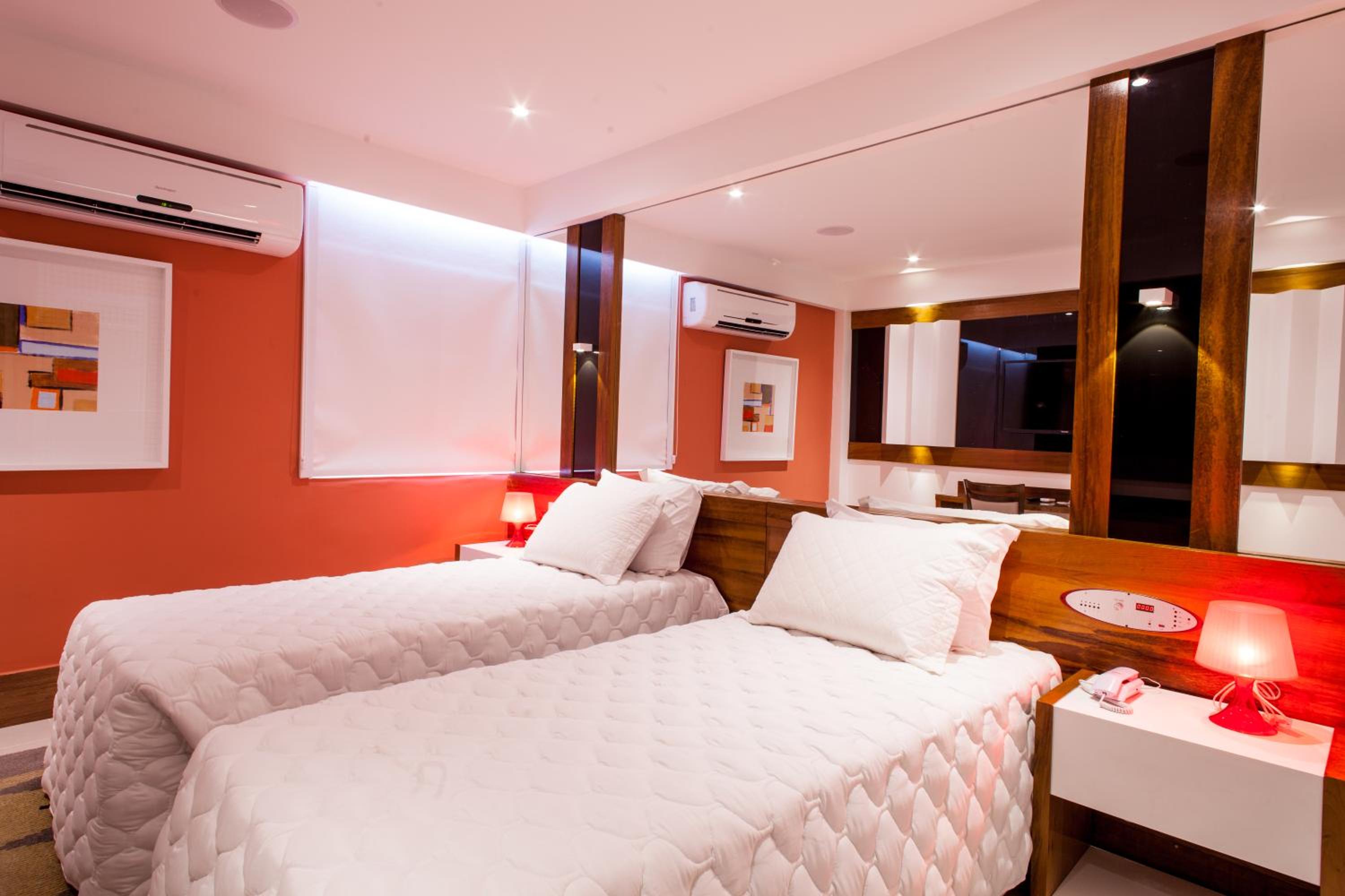 Available room thumbnail 5