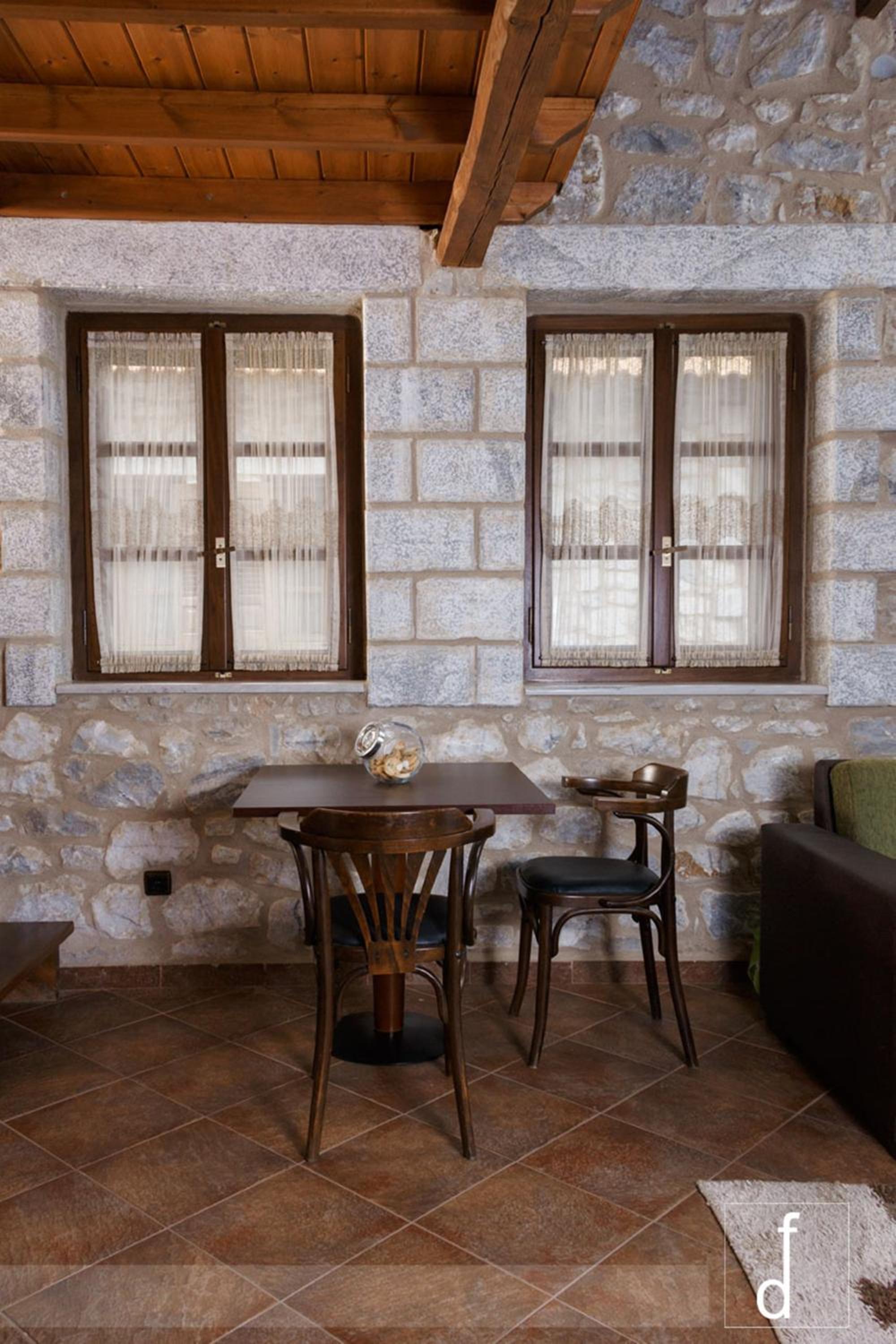 Suite with Mountain View - Photo 12