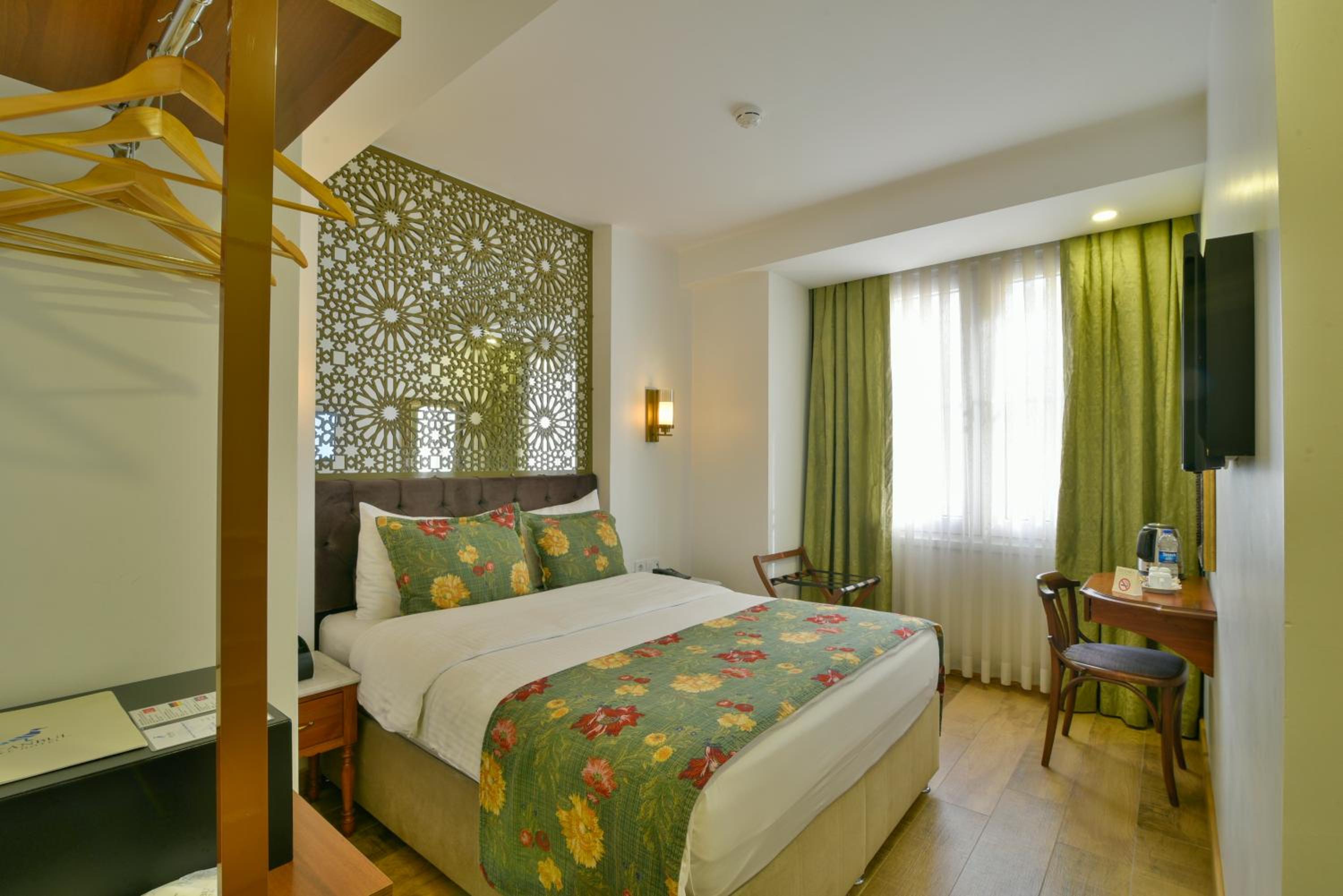  Double Room - Non-Smoking photo 3