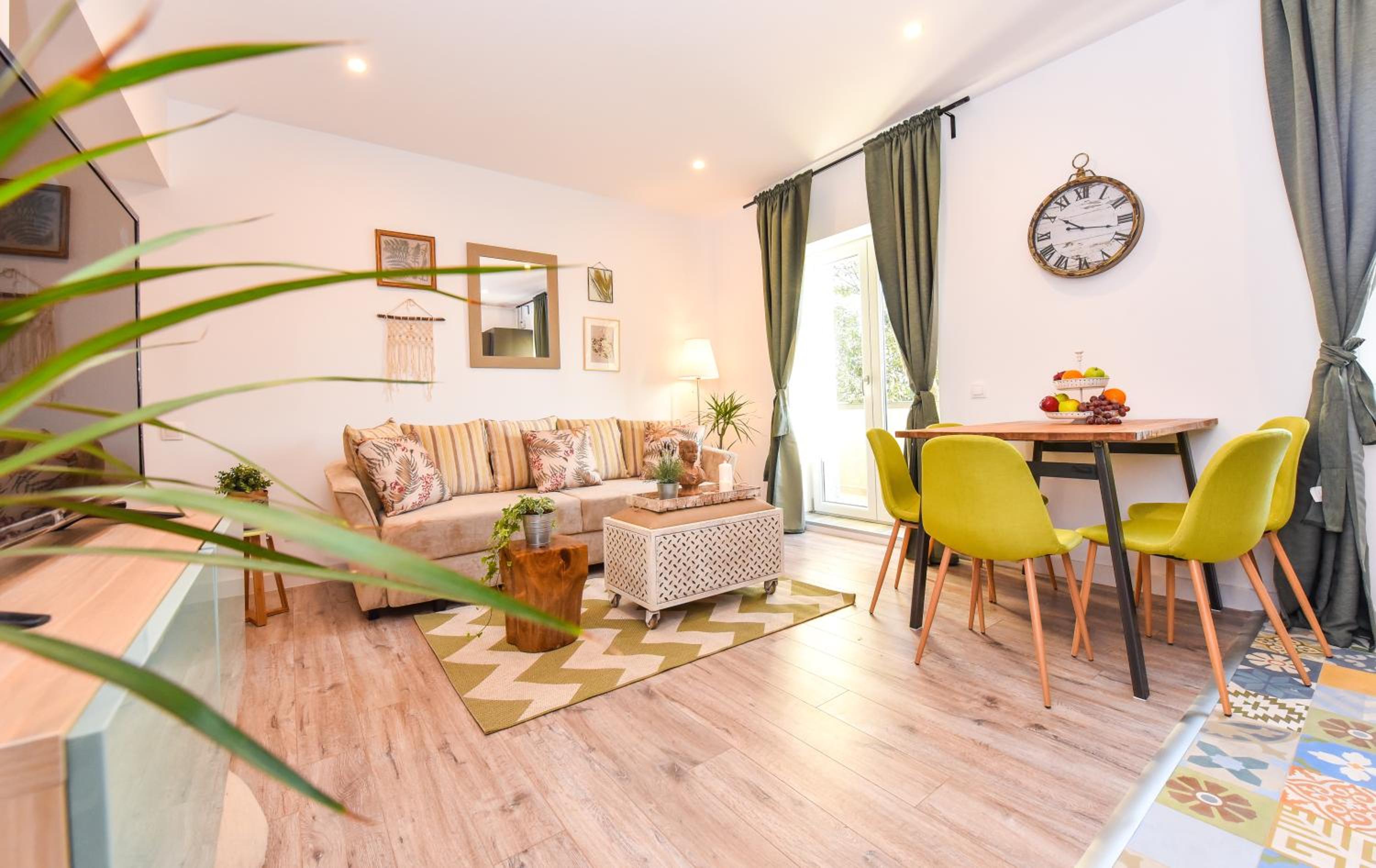 Two-Bedroom Apartment with Parliament View - Second Floor photo 1