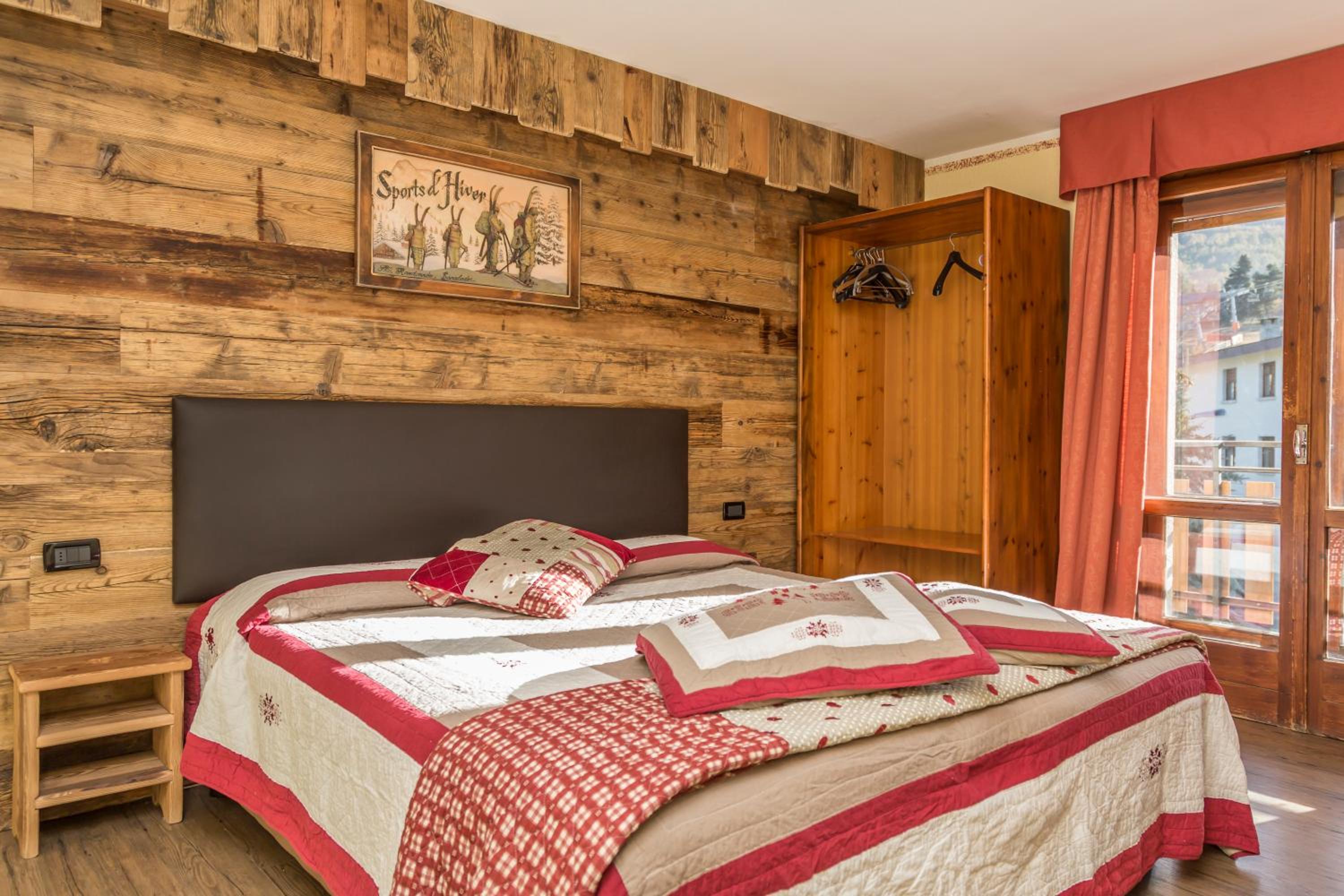 Standard Double or Twin Room photo 1