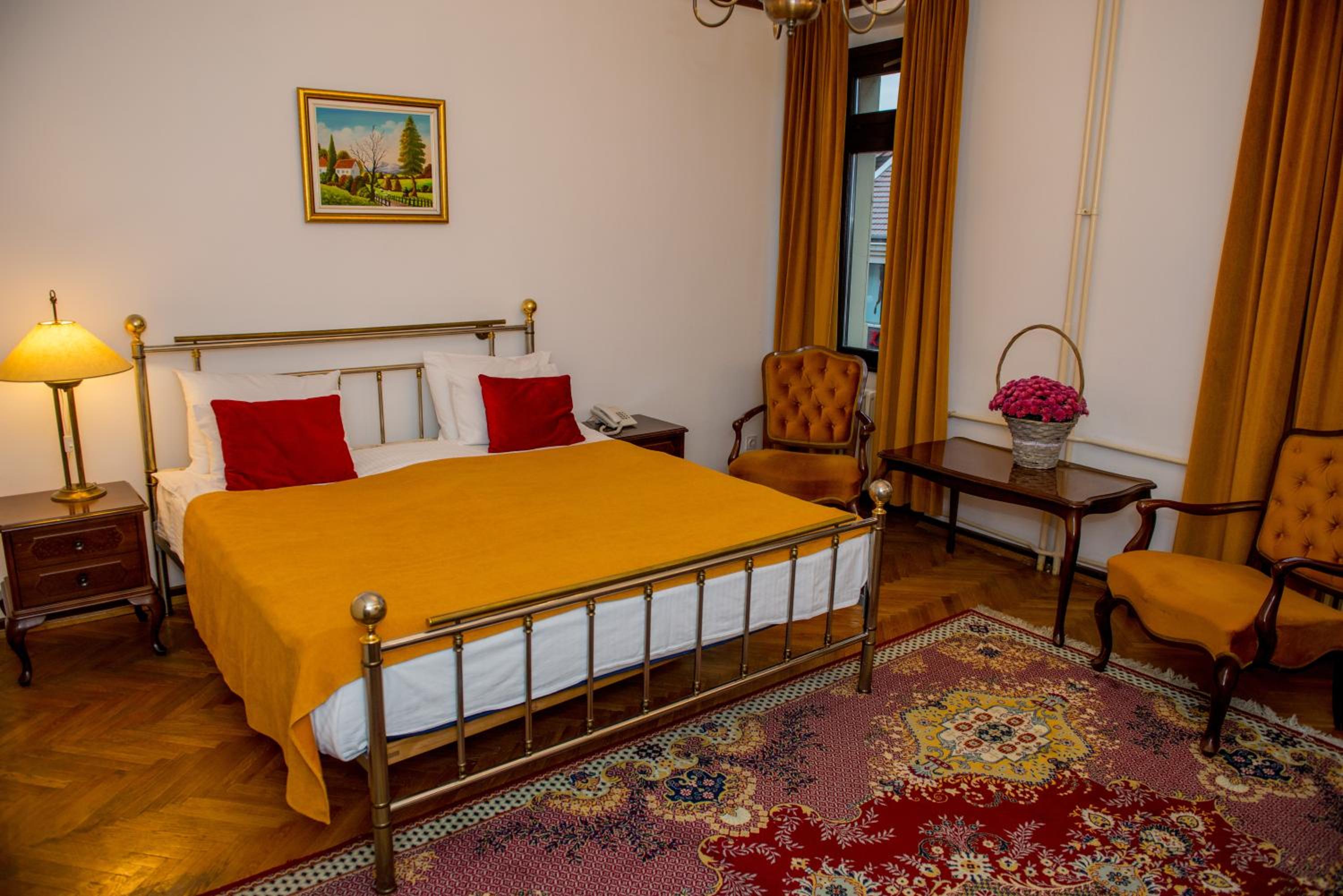 Standard King Room photo 1
