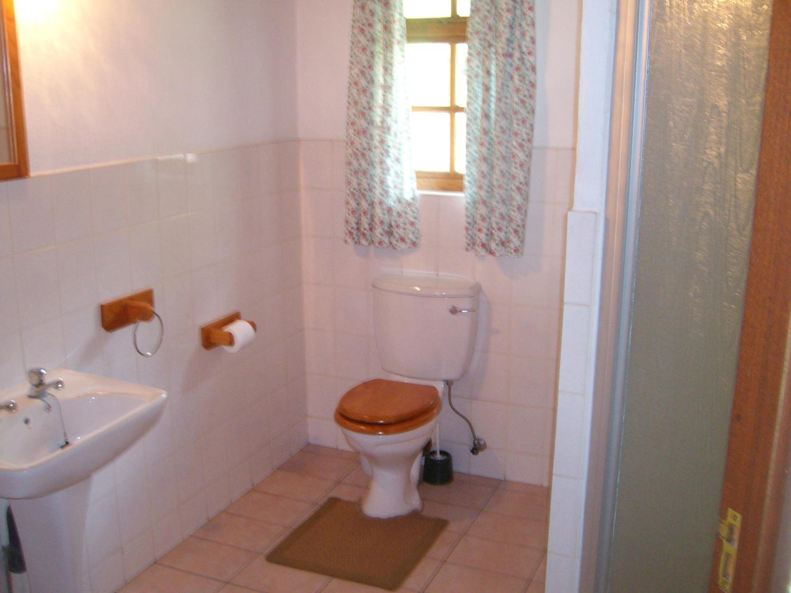 Standard Single Room with Shower photo 2