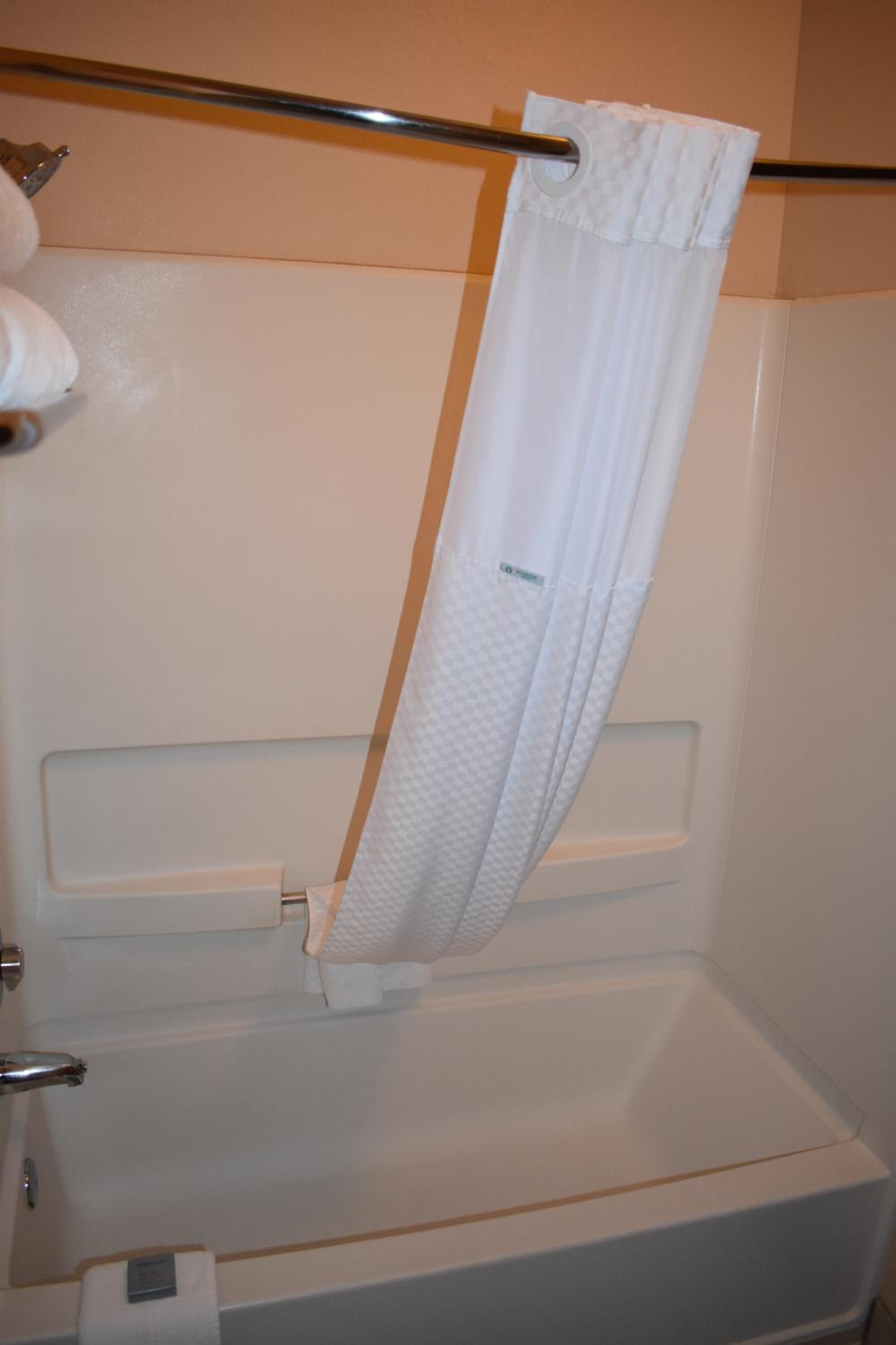 King Room - Non-Smoking - Photo 2