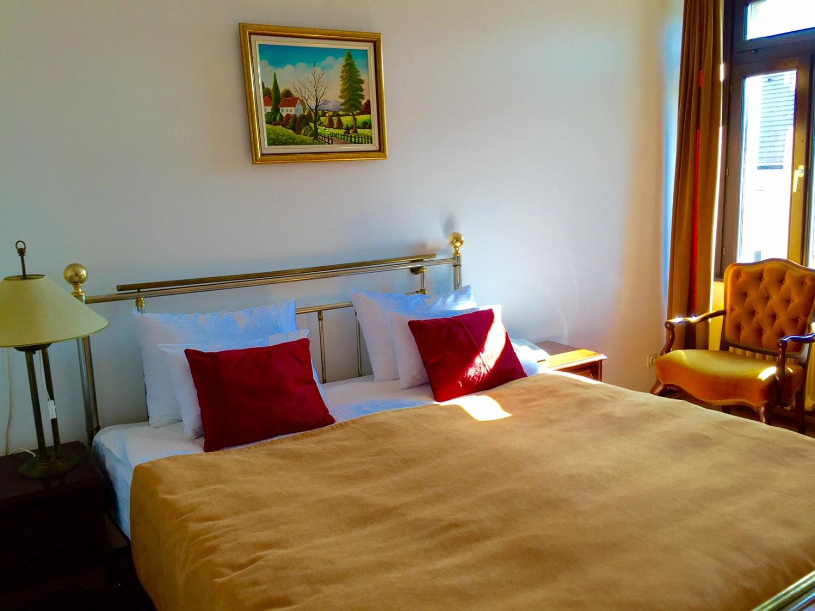 Standard King Room photo 3